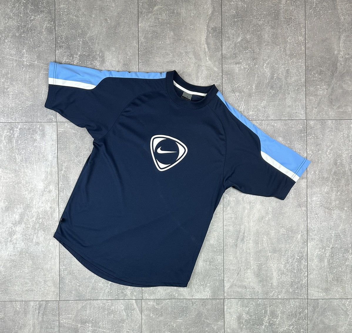 Nike Nike Spellout Vintage Retro T-Shirt Size US S / EU 44-46 / 1 - 1 Thumbnail