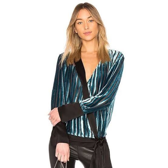 Diane von Furstenberg Diane Von Furstenberg Long Sleeve Crossover Velvet Blouse Size M / US 6-8 / IT 42-44 - 8 Thumbnail