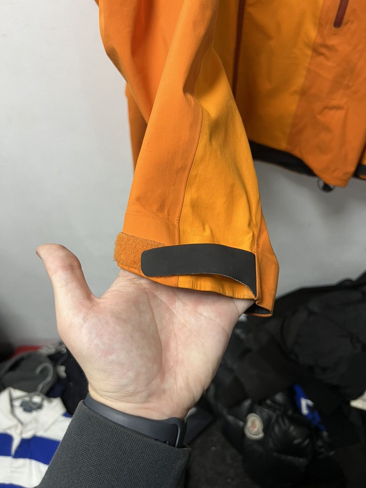 Arc'teryx Men's Arcteryx Beta Gore-Tex Jacket Size L Size US L / EU 52-54 / 3 - 7 Thumbnail