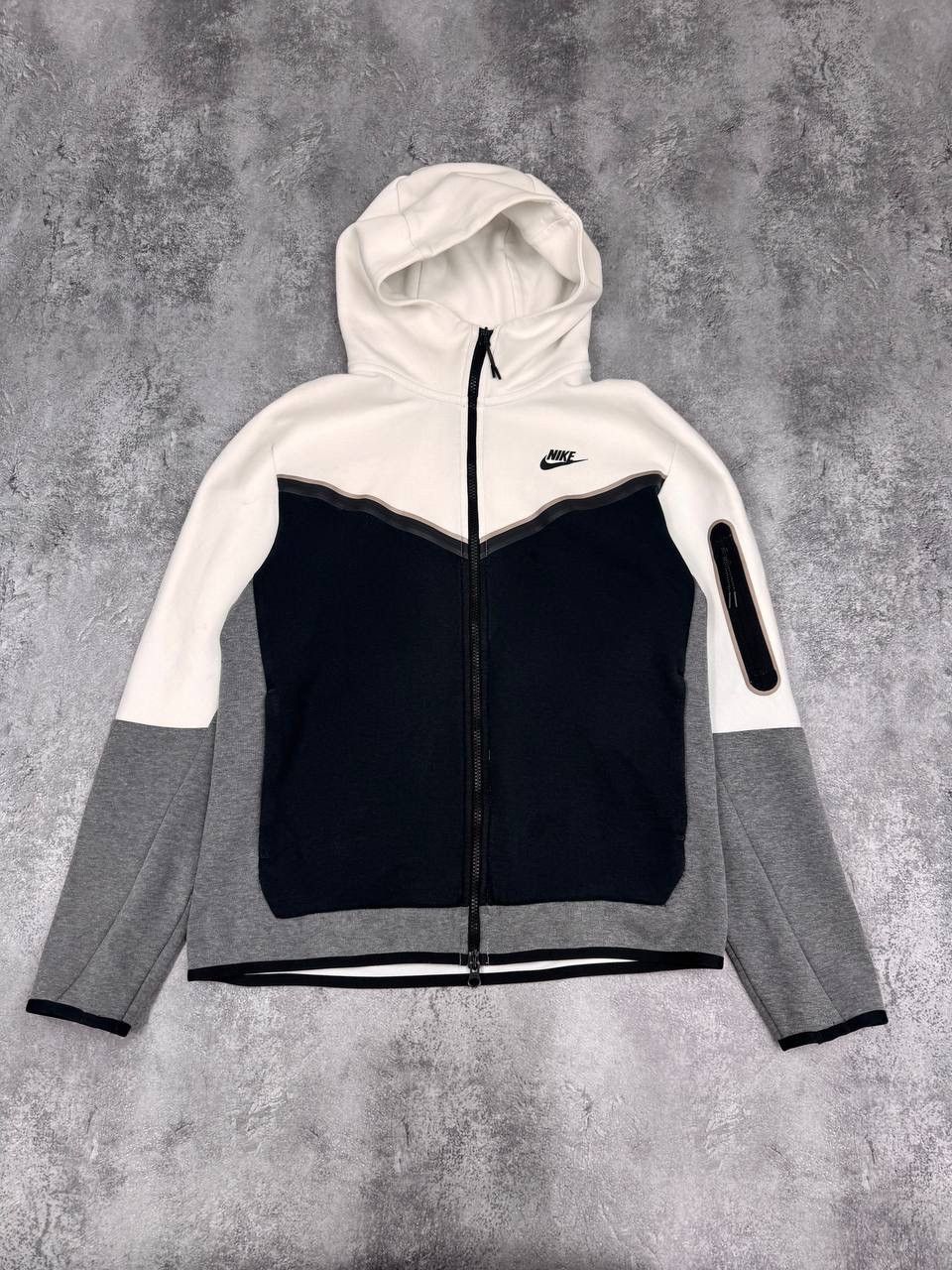 Nike Nike Men Tech Fleece Zip Hoodie Black White Grey Size Medium Size US M / EU 48-50 / 2 - 1 Thumbnail