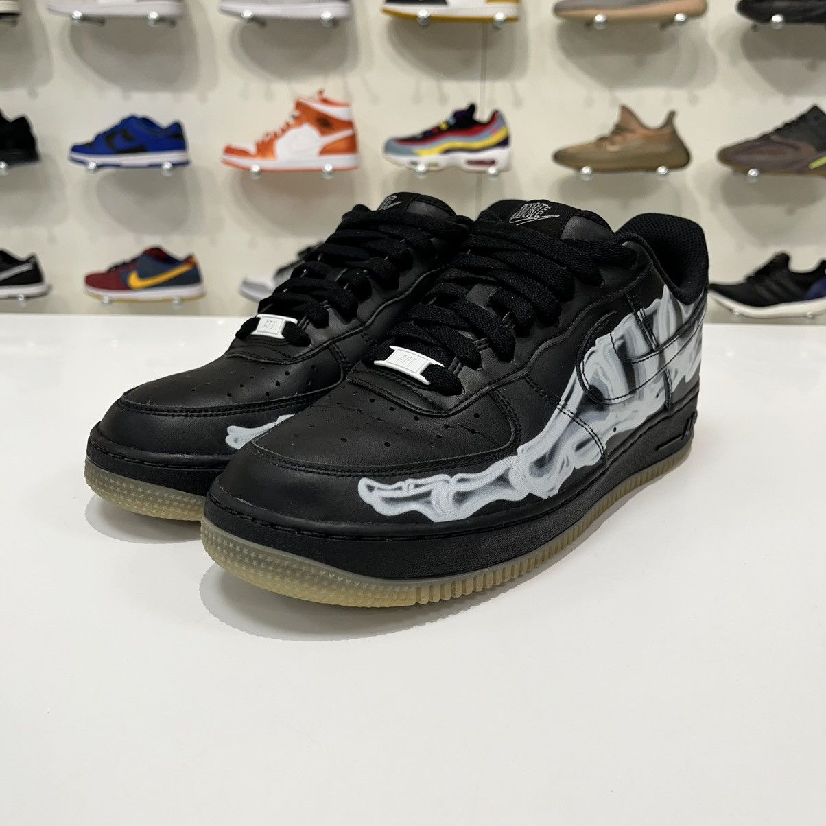 Nike Nike Air Force 1 Low Black Skeleton Halloween (2019) Size US 8.5 / EU 41-42 - 2 Thumbnail