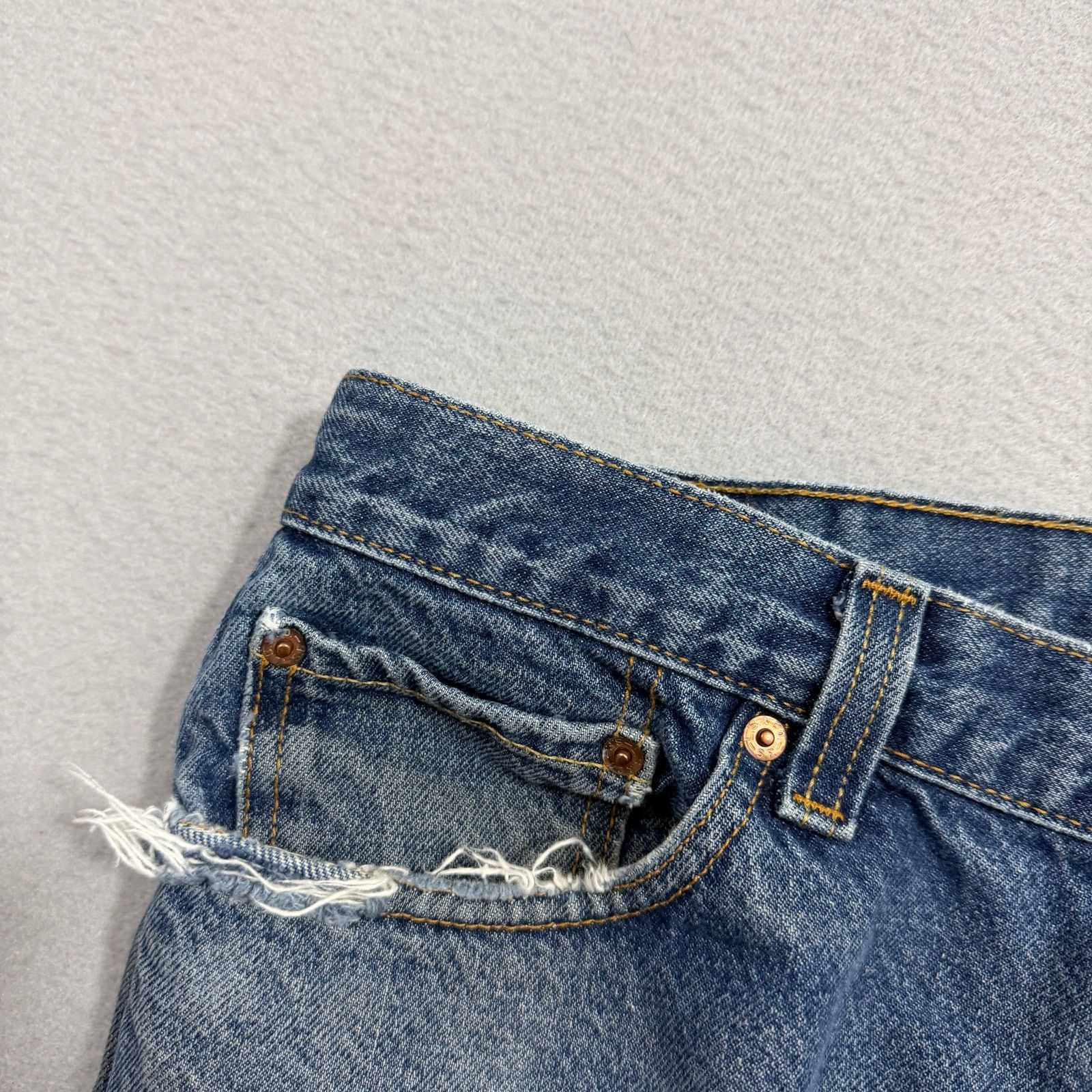 Levi's Vintage Levis 505 Jeans Men's 36x32 Blue Faded Distressed Size US 36 / EU 52 - 5 Thumbnail
