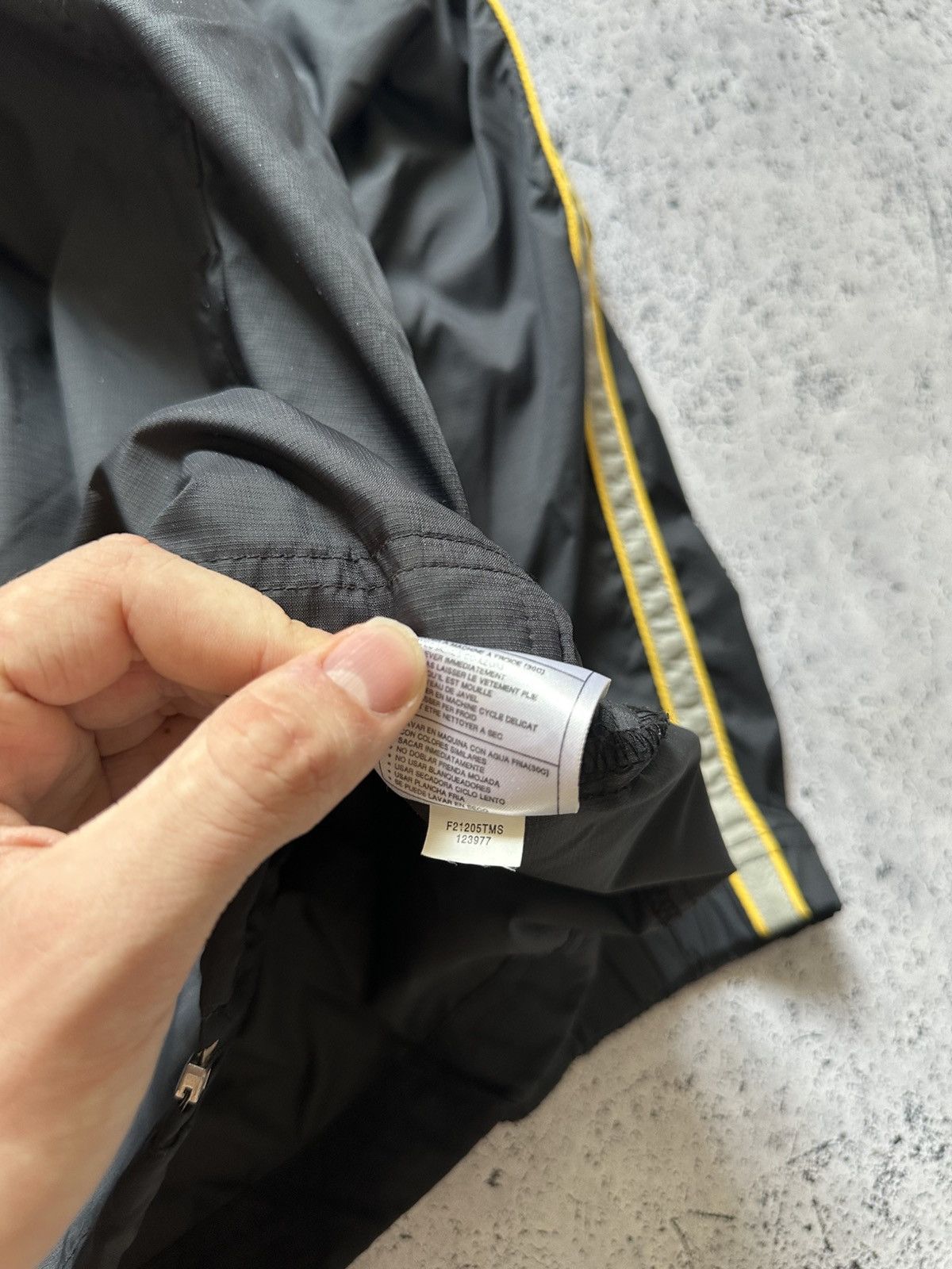 Nike Vintage Nike Mini Swoosh Light Jacket Windbreaker Y2K USA Size US XL / EU 56 / 4 - 7 Thumbnail