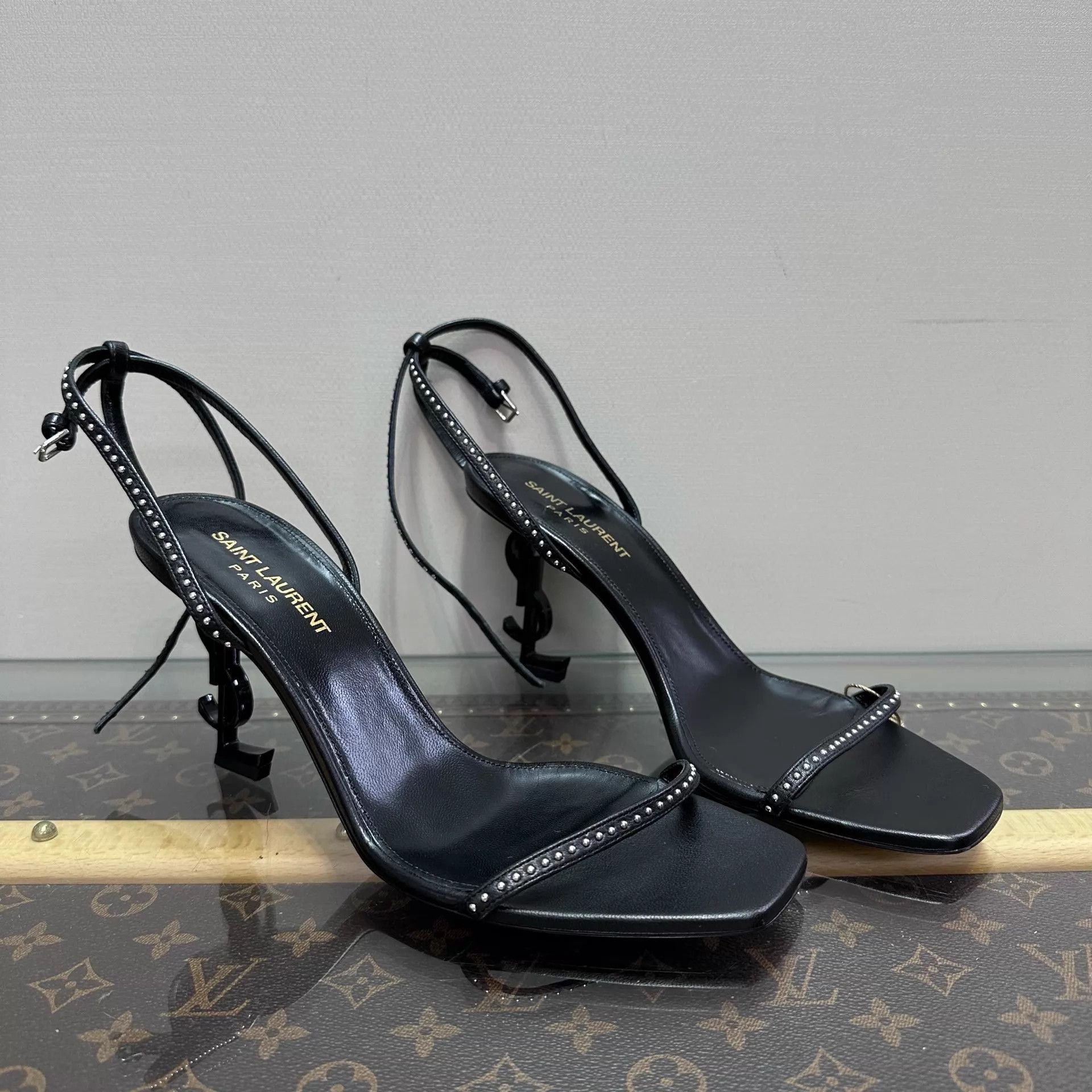 Saint Laurent Paris Saint Laurent Logo High Heels 38.5 Size US 8 / IT 38 - 1 Thumbnail
