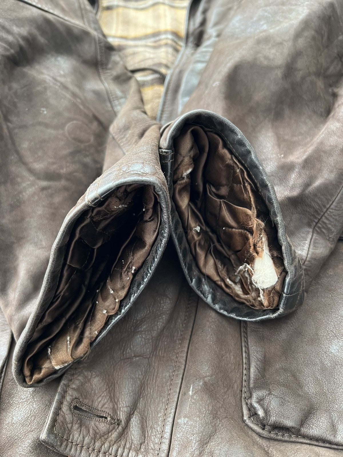 Chevignon Vintage 90s Chevignon Faded Heavy Leather Jacket Size US L / EU 52-54 / 3 - 10 Thumbnail