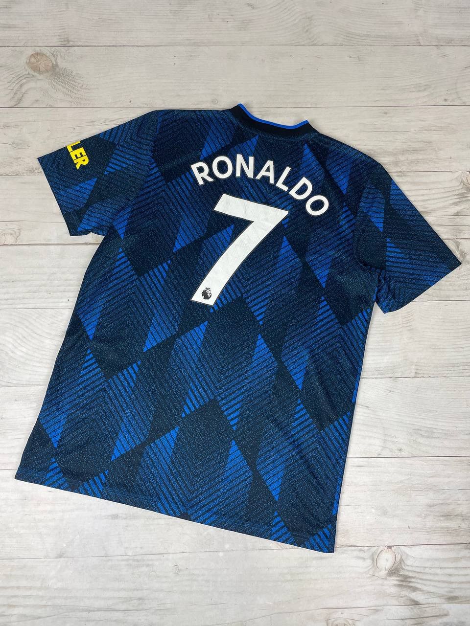 Adidas Adidas Manchester United 2021 2022 Third Ronaldo #7 Shirt Size US L / EU 52-54 / 3 - 14 Thumbnail