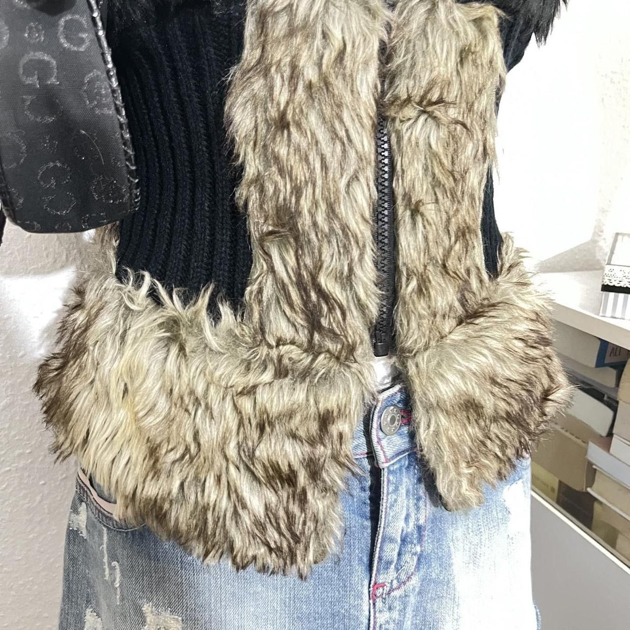 Vintage Euro Y2K Faux Fur Vest gilet w/ thick waistband vintage Size S / US 4 / IT 40 - 5 Thumbnail