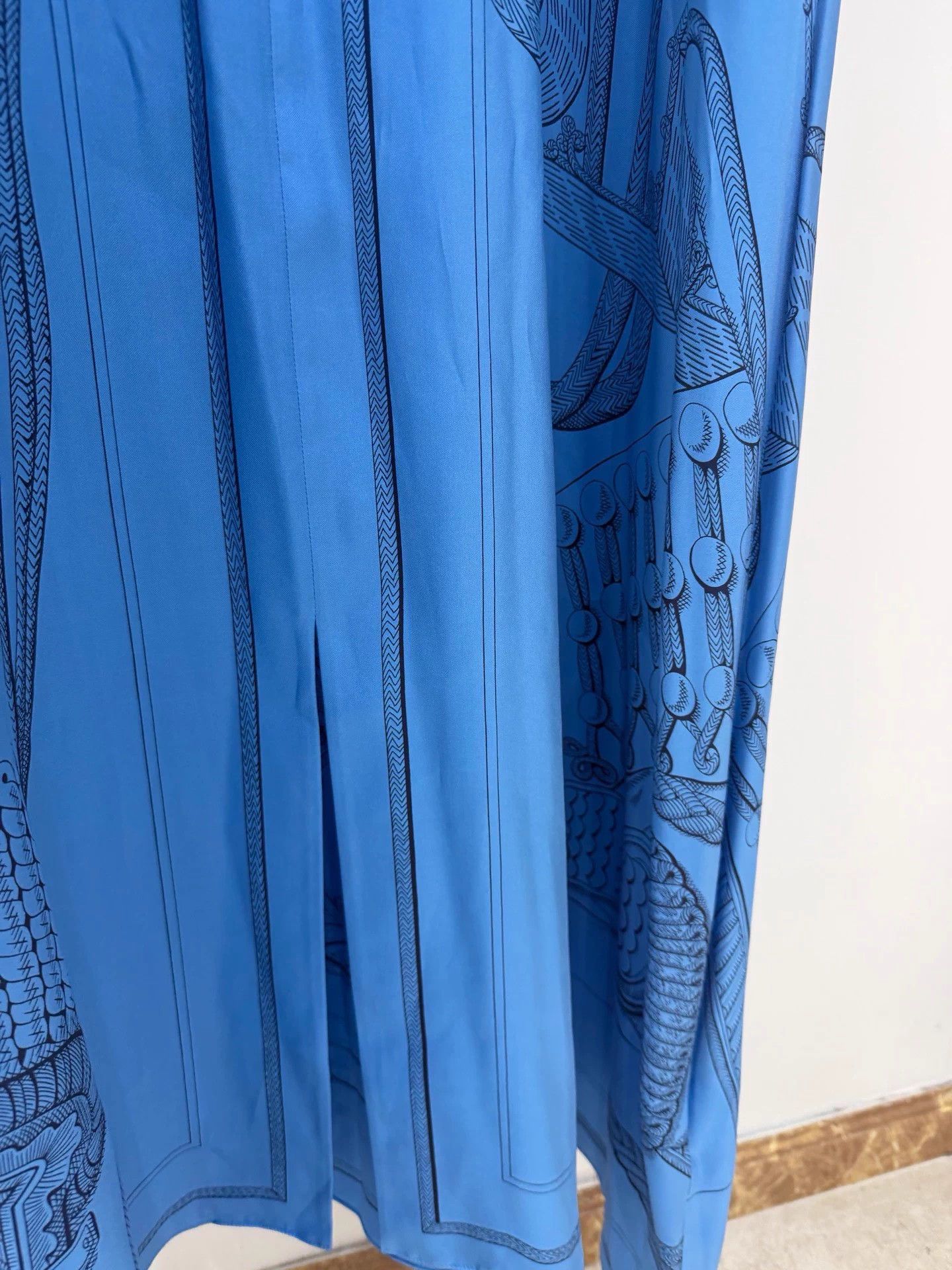 Hermes Hermes Silk Print Maxi Dress - NewTags - Size 34 (Oversized) Size XS / US 0-2 / IT 36-38 - 3 Thumbnail