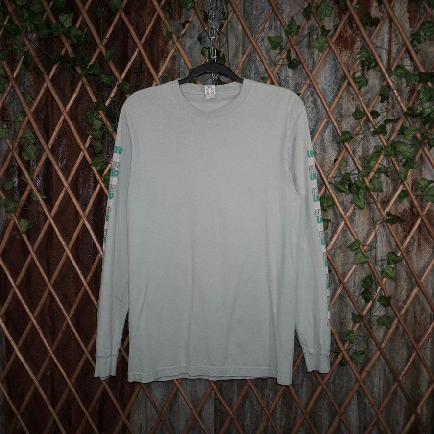 Undefeated Small - Undefeated Hype Long sleeve repeat logo LS t-shirt Size US S / EU 44-46 / 1 - 1 Thumbnail