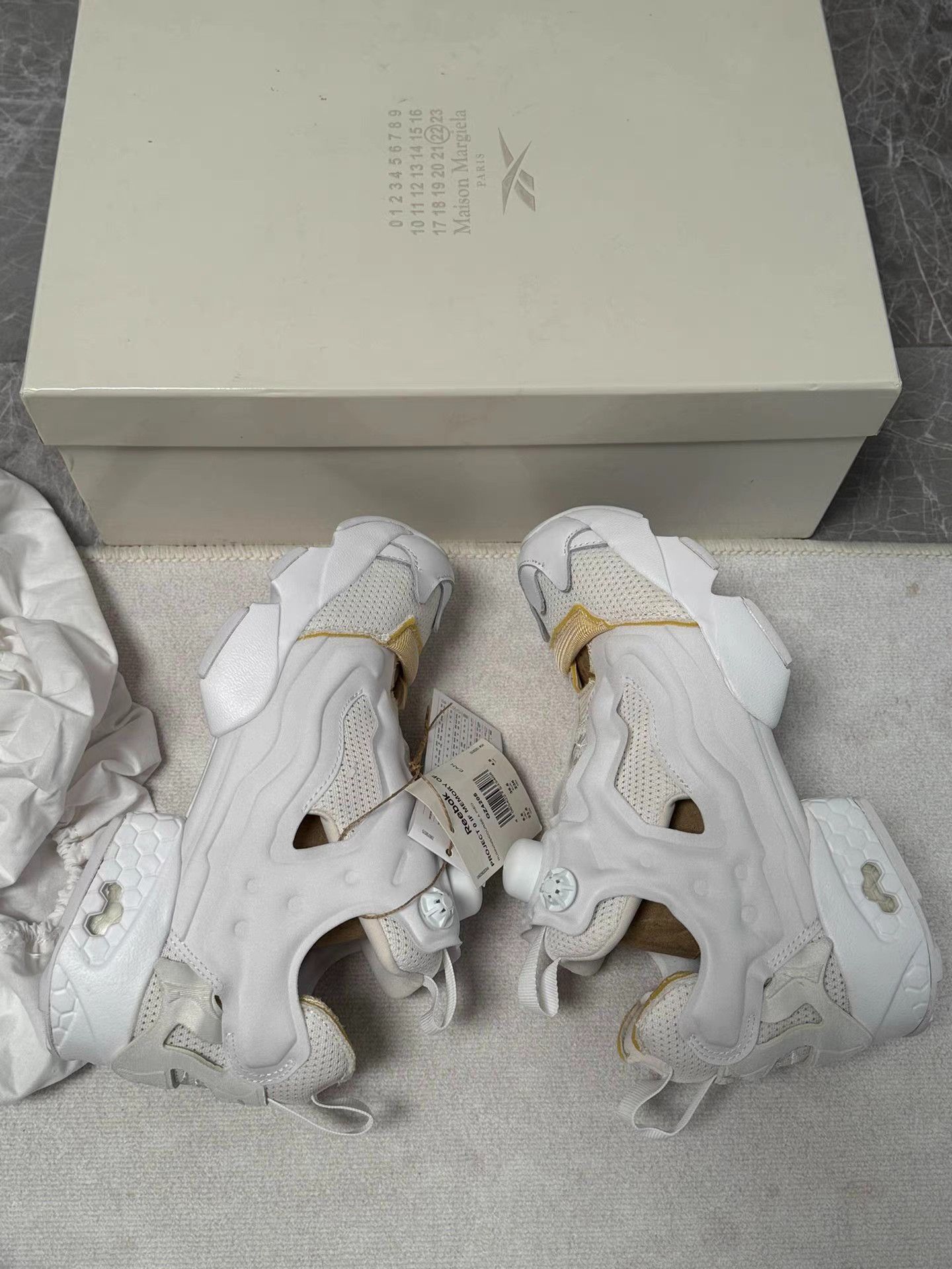 Maison Margiela Maison Margiela × Reebok White Cutout Sneakers K6 Size US 6.5 / IT 36.5 - 7 Thumbnail