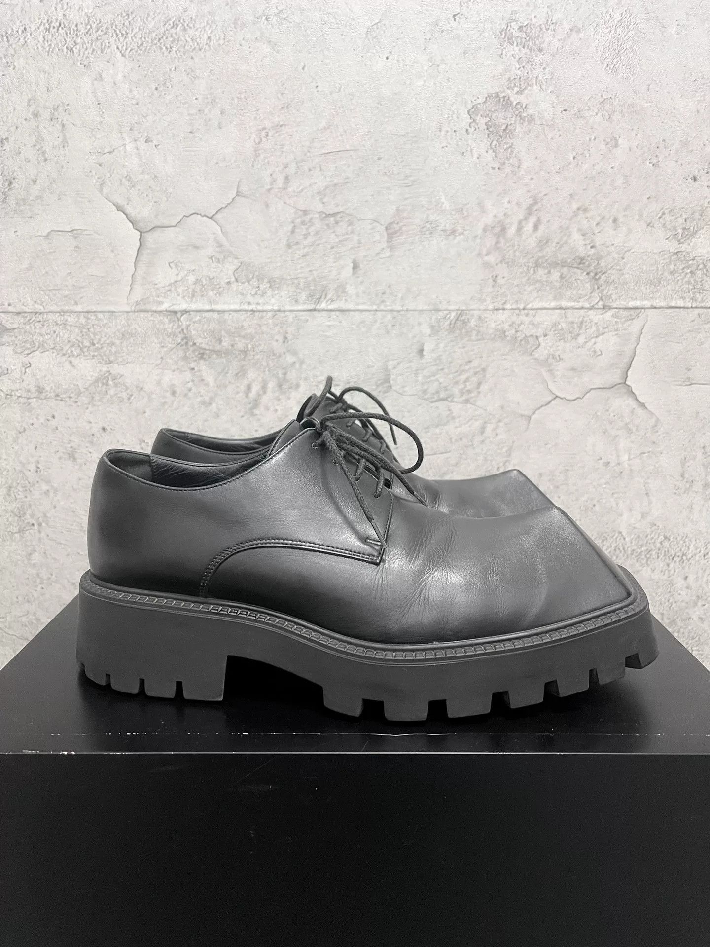 Balenciaga Balenciaga Men's Black Leather Derby Boots 41 Size US 8 / EU 41 - 1 Thumbnail