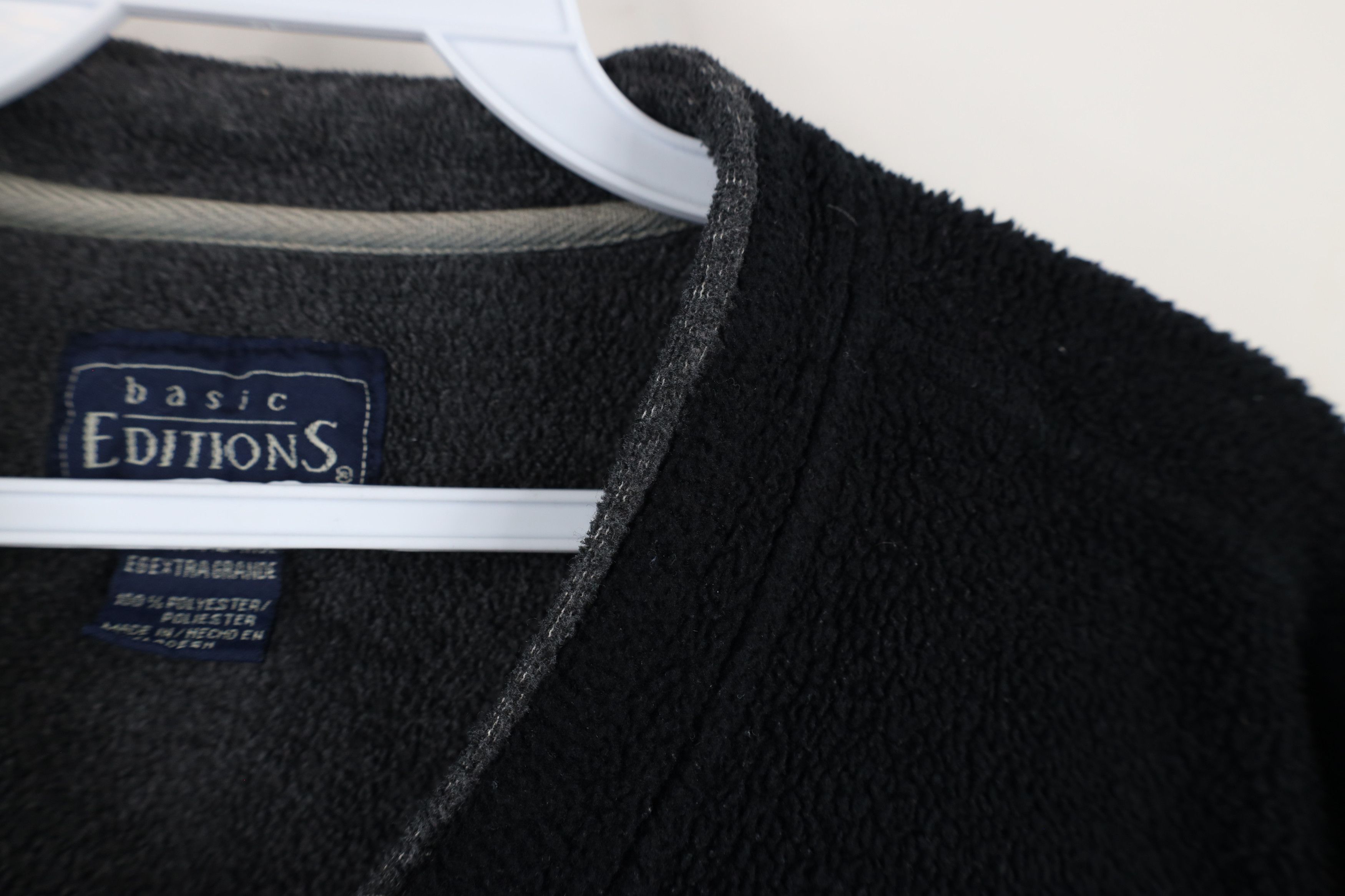 Vintage Vintage 90s Streetwear Blank Fleece V-Neck Sweater Black Size US XL / EU 56 / 4 - 5 Thumbnail