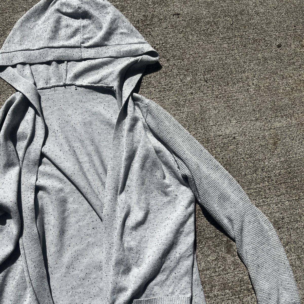 Vintage Vintage Grey Hooded Cardigan Avant Garde Y2K L Size US L / EU 52-54 / 3 - 4 Thumbnail
