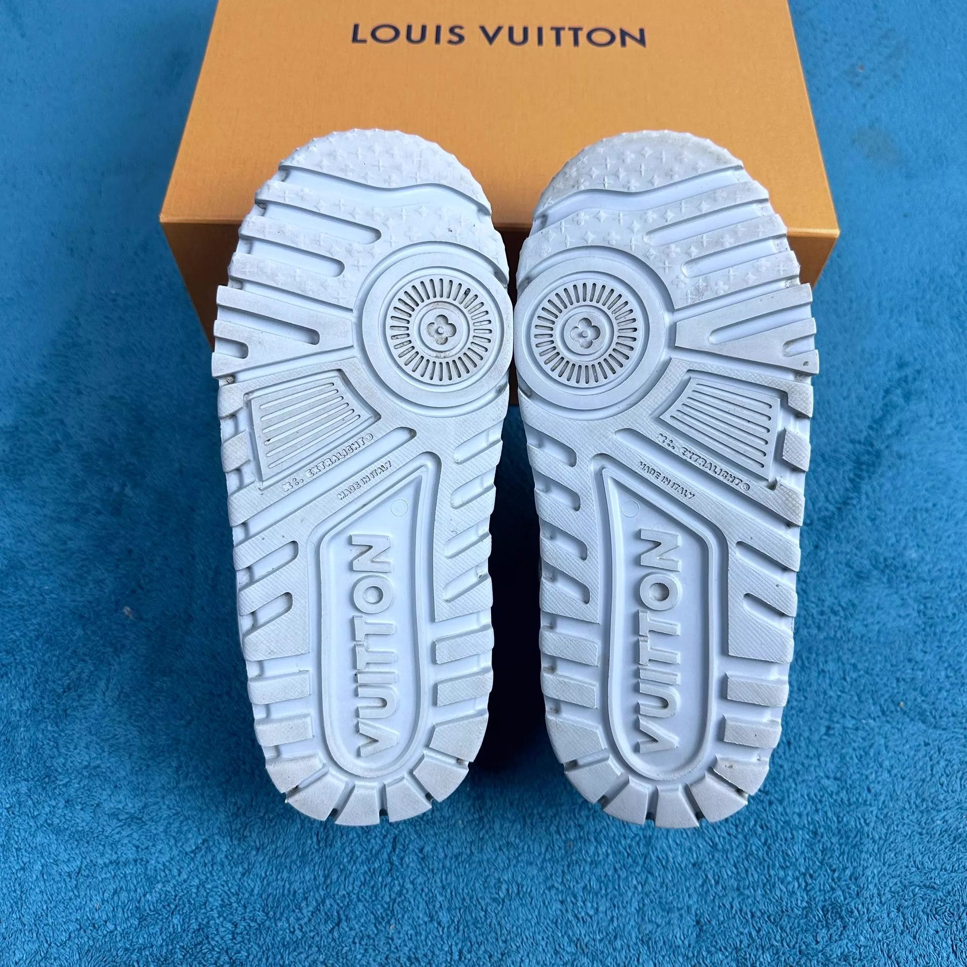 Louis Vuitton LV Trainer White Grey 37 Mint Size US 6.5 / IT 36.5 - 5 Thumbnail