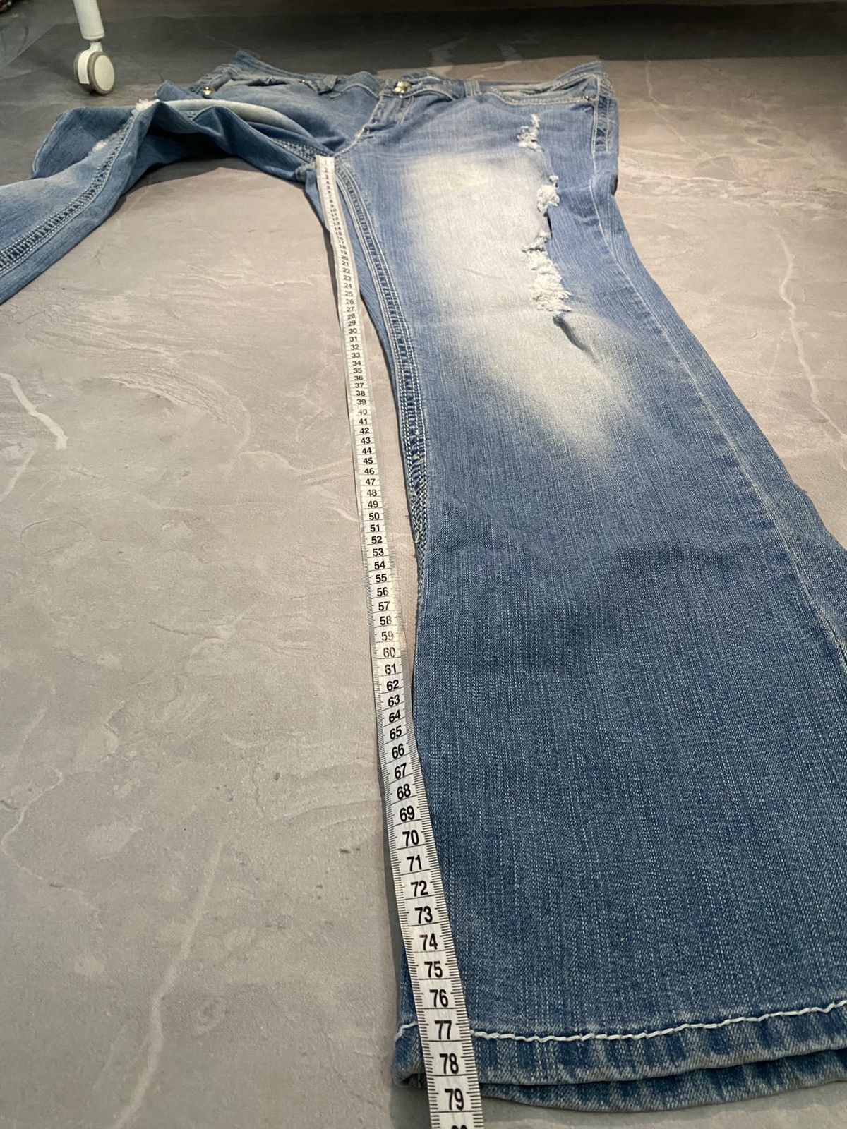Japanese Brand Rare Avan Baggy Flared Distressed Jean / Glamour Style Size US 37 - 11 Thumbnail
