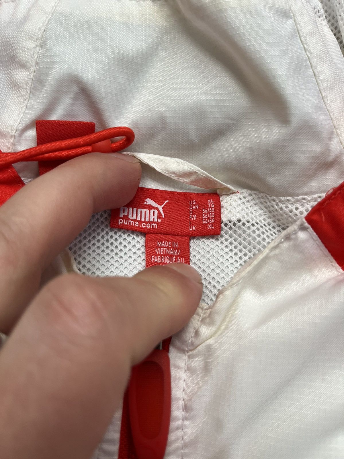 Puma Rare Puma Ferrari Racing Hooded Light Jacket White Size XL Size US XL / EU 56 / 4 - 15 Thumbnail
