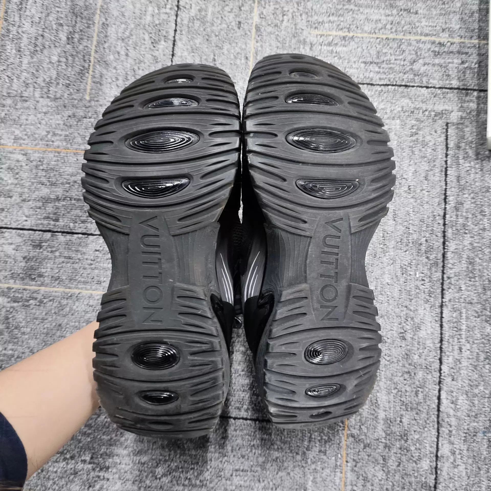Louis Vuitton LV Black Doll High-Top Sneaker Uk6 Size US 7 / EU 40 - 4 Thumbnail