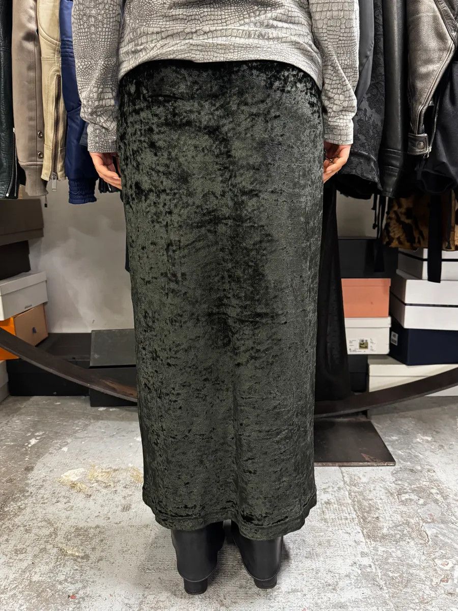 Dolce & Gabbana 2000s Dolce & Gabbana Black Velvet Skirt Size 28" / US 6 / IT 42 - 3 Thumbnail