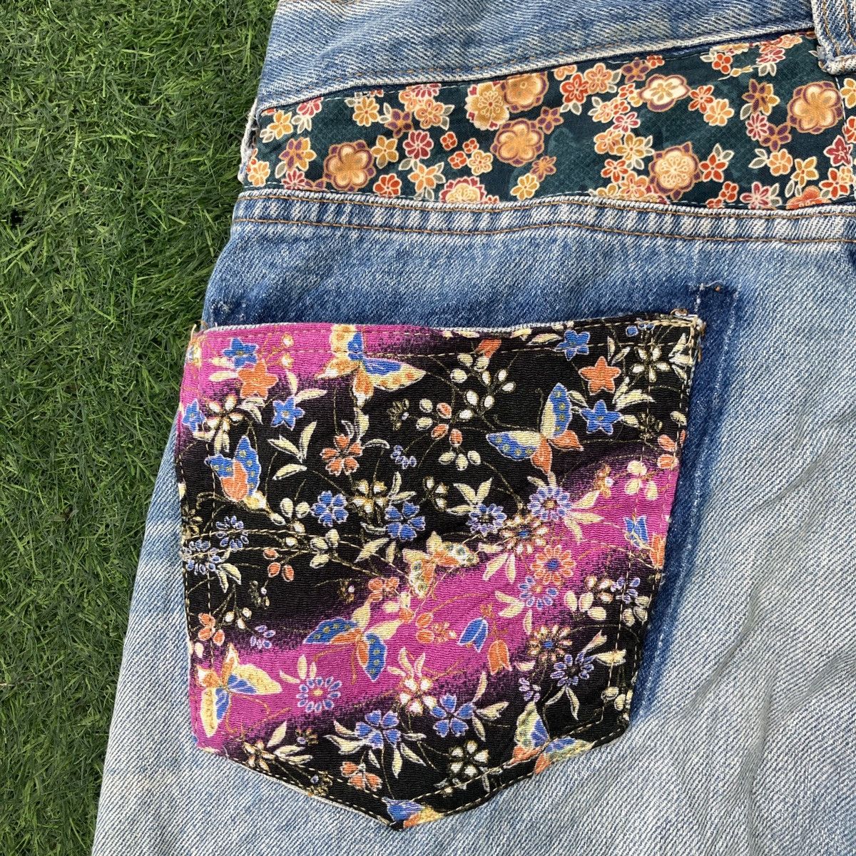 Levi's × Levi's Vintage Clothing × Vintage VINTAGE 90s LEVI’S 501 DISTRESSED JEANS Size US 34 / EU 50 - 13 Thumbnail