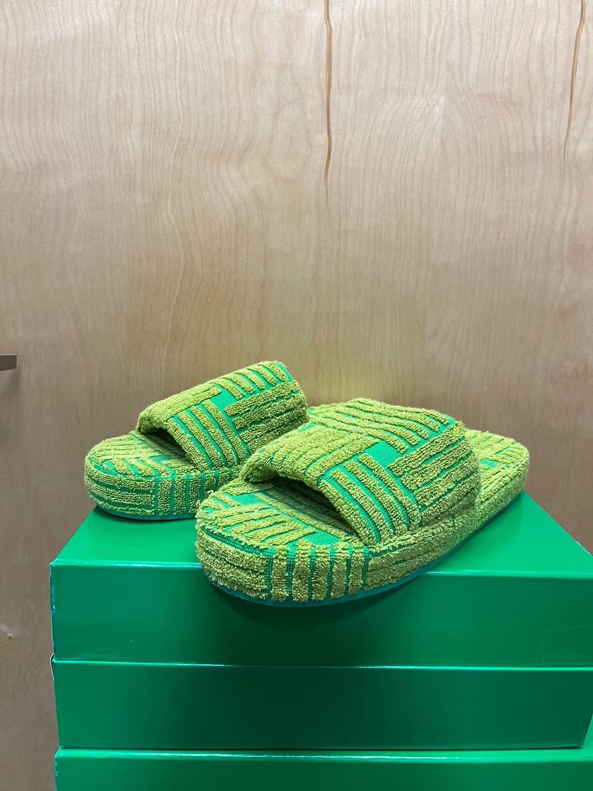 Bottega Veneta o1rshd1 Q:4 / Resort Sandal in Intrecciato Jacquard Parakeet Size US 11 / EU 44 - 9 Thumbnail
