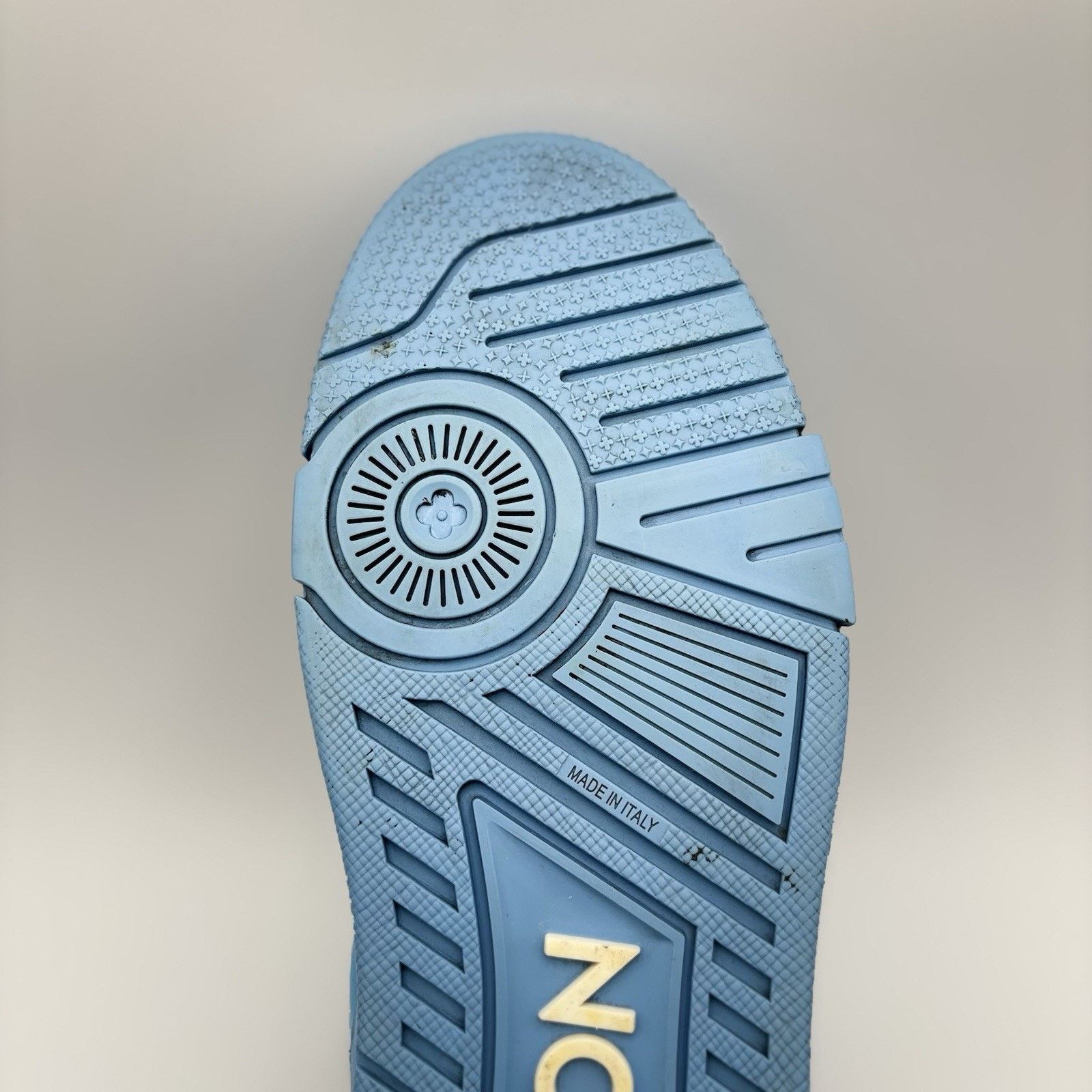 Louis Vuitton (10.5-11 US) - Louis Vuitton Trainer ' Sky Blue ' | GREAT! Size US 11 / EU 44 - 19 Thumbnail