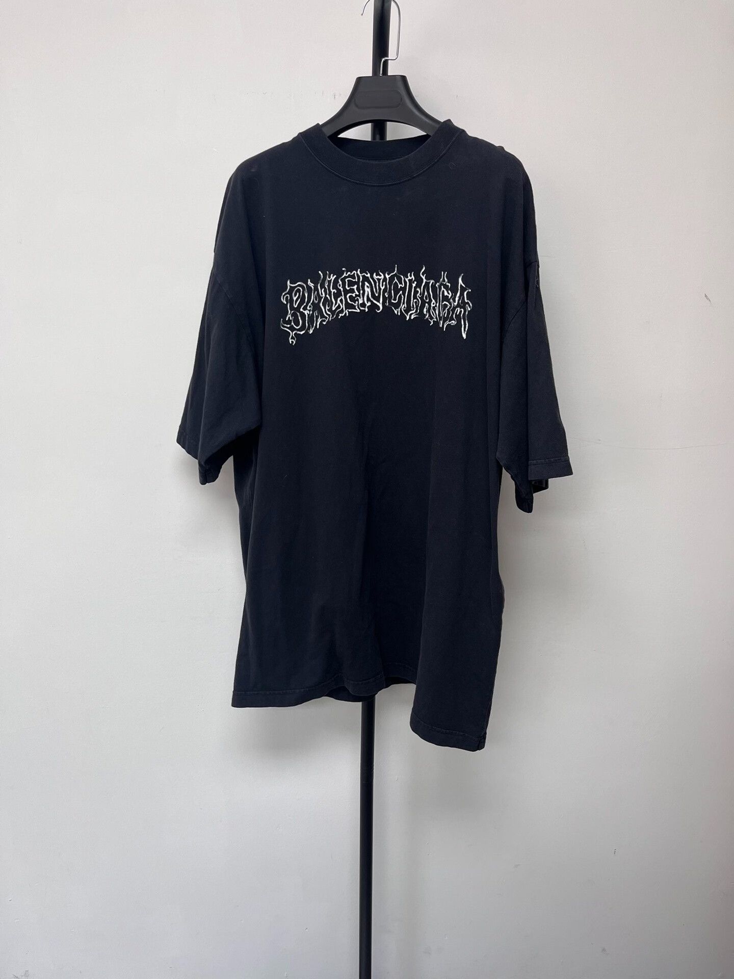 Balenciaga Balenciaga Loose Fit Black Graphic T-Shirt Size US L / EU 52-54 / 3 - 1 Thumbnail