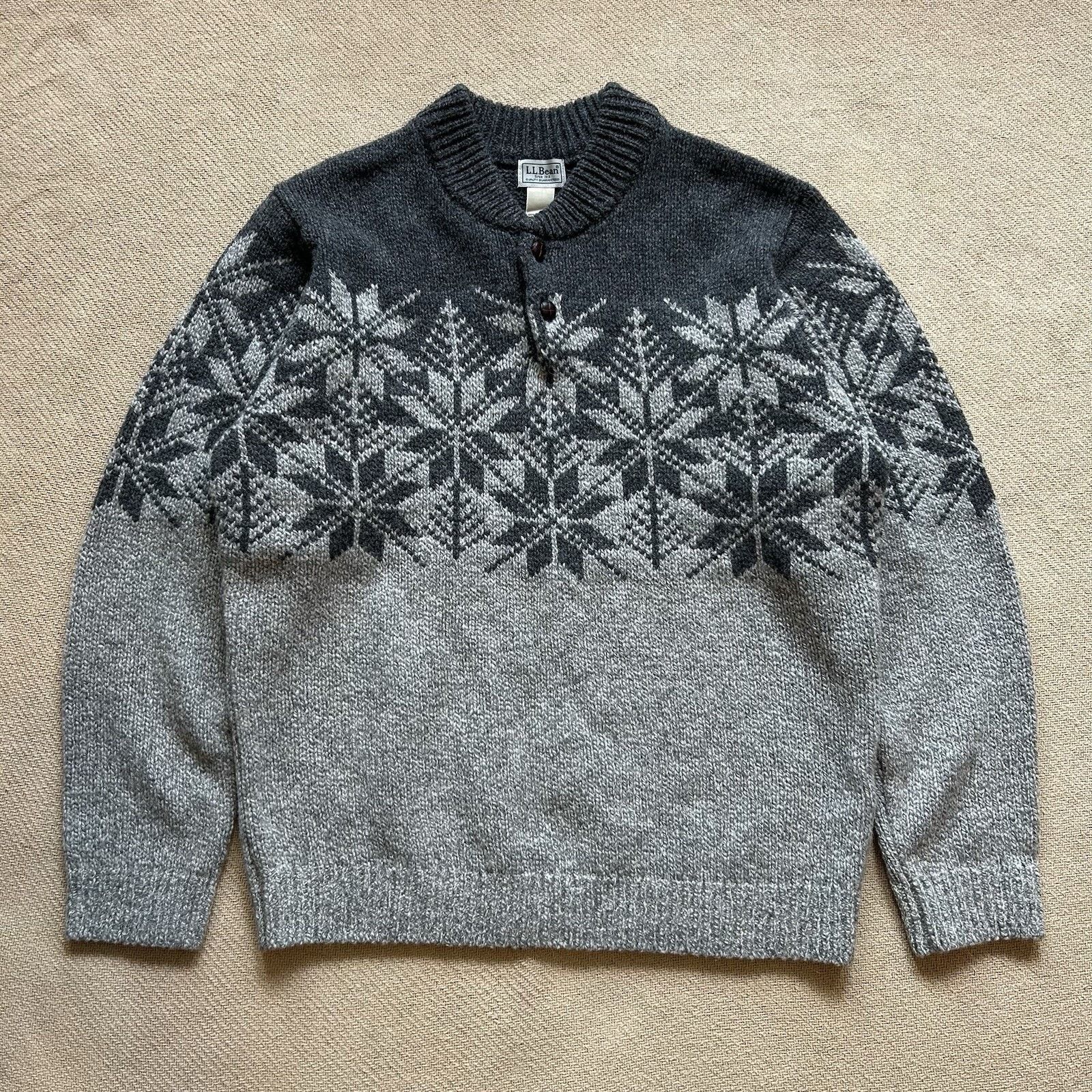 L.L. Bean Lambs Wool Knit Snowflake Fair Isle Button Henley Sweater Size US L / EU 52-54 / 3 - 1 Thumbnail