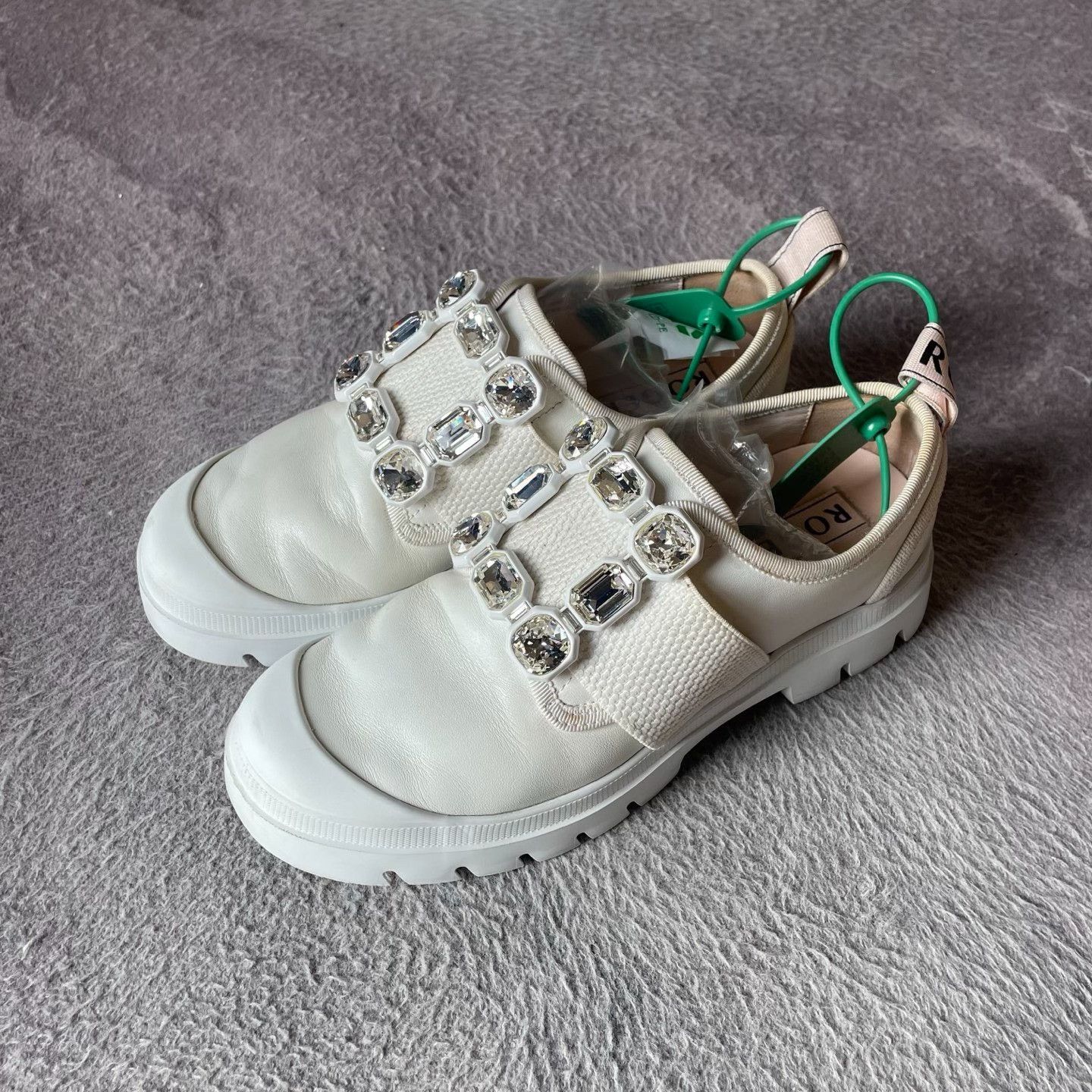Roger Vivier Roger Vivier White Lowtop Sneakers 36 Women Size US 6 / IT 36 - 1 Thumbnail
