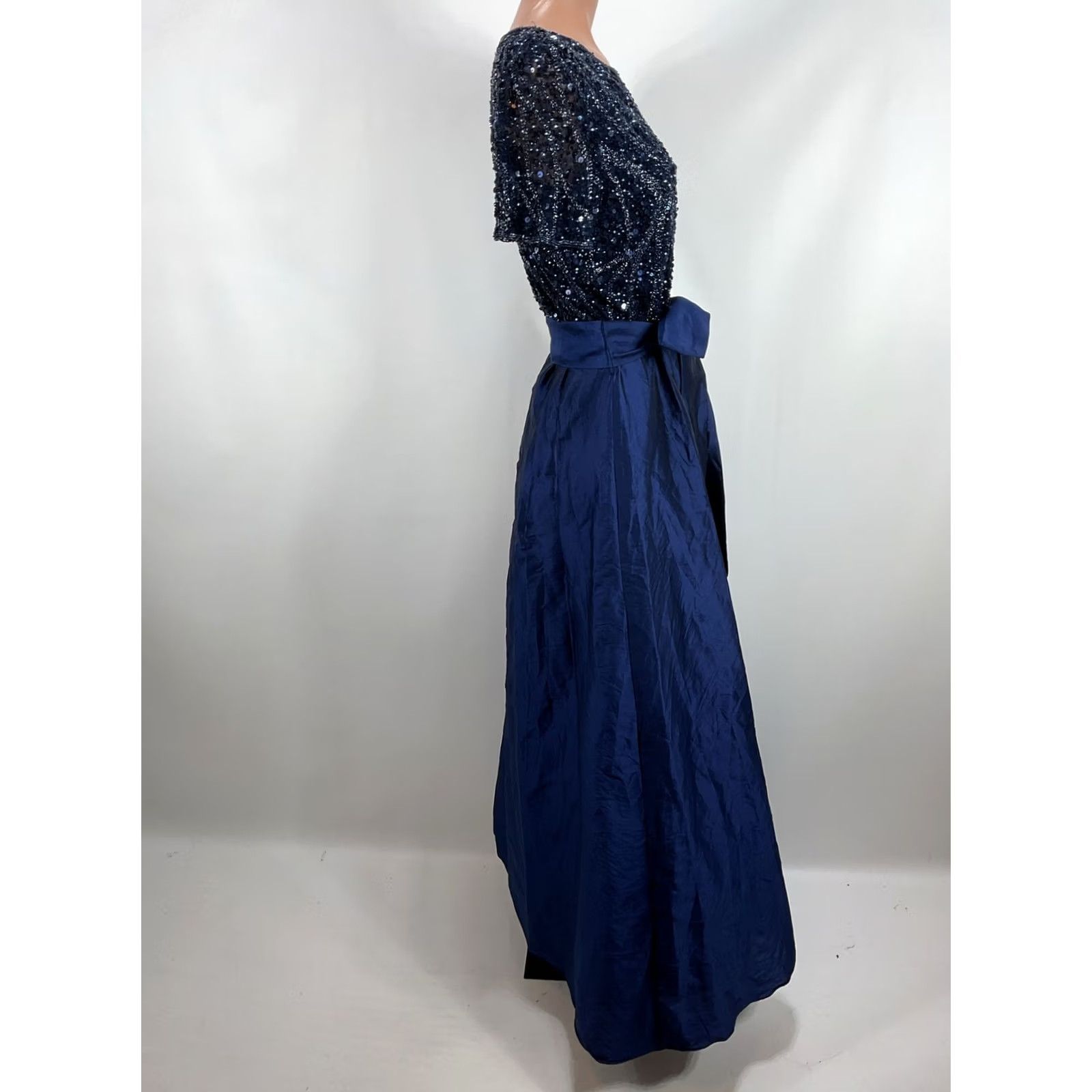 Vintage VINTAGE Pisarro Nights Sequin Bodice Gown Navy Blue Ball Gown Maxi Dress Womens SZ 8 Slim Fit & Flare Satin Cap Sleeve Crew Neck NWT Size M / US 6-8 / IT 42-44 - 5 Thumbnail