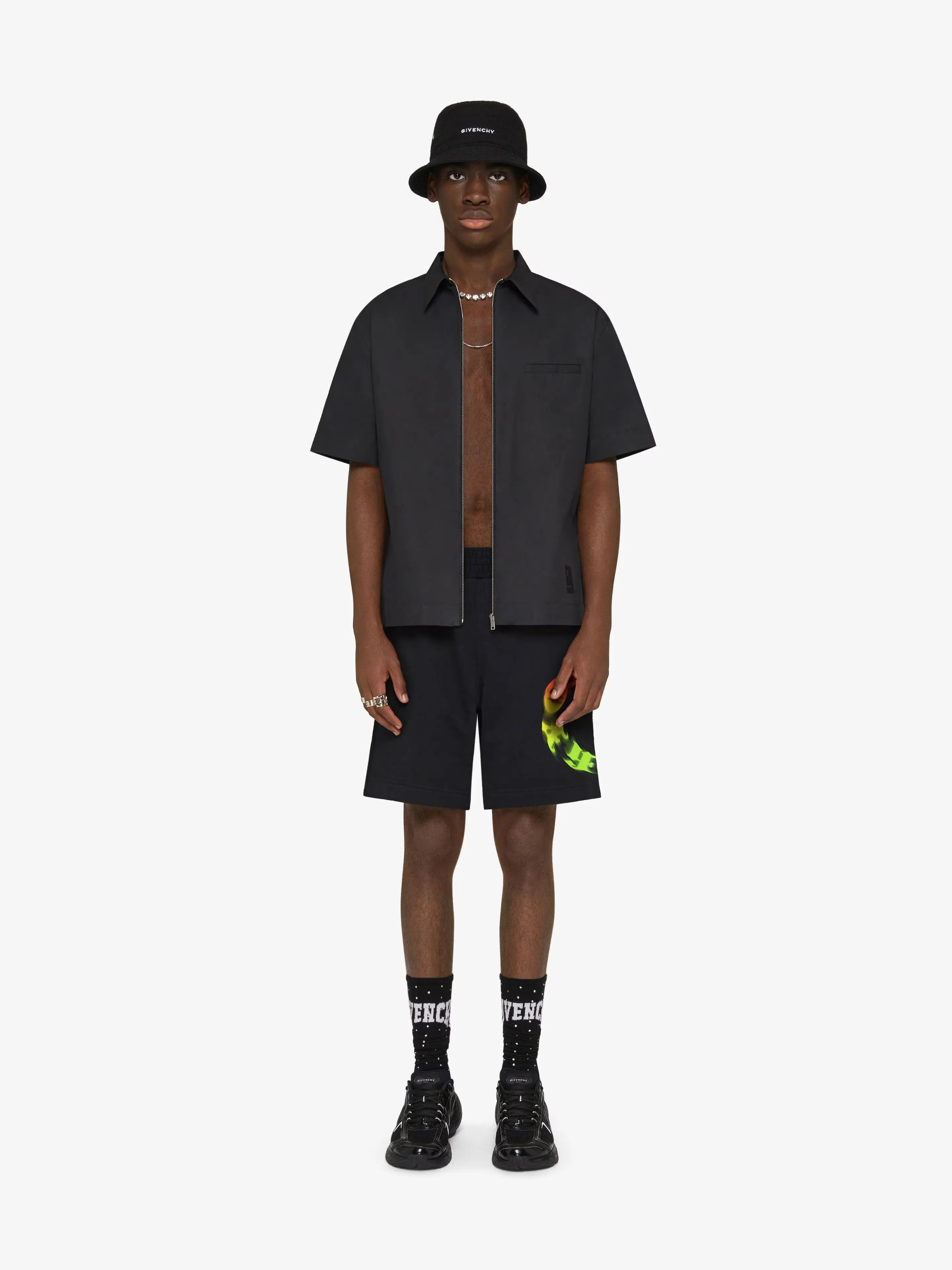 Givenchy o1gr1nt0125 Board Short in Black Size US 32 / EU 48 - 3 Thumbnail