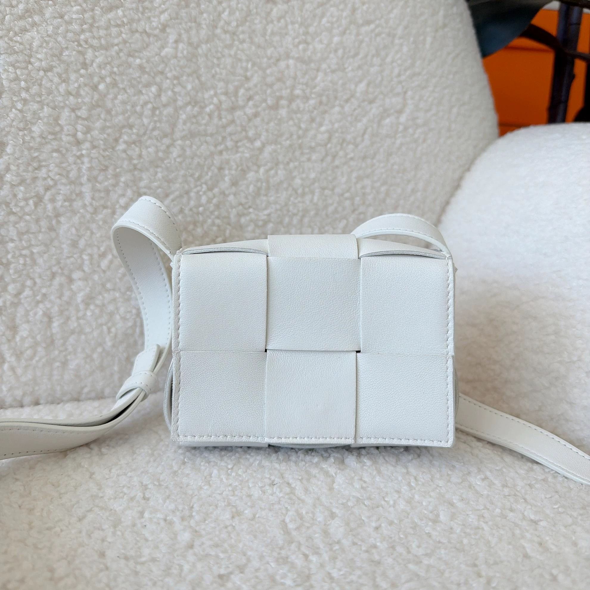 Bottega Veneta BOTTEGA VENETA CASSETTE Intreccio White Bag Size ONE SIZE - 1 Thumbnail