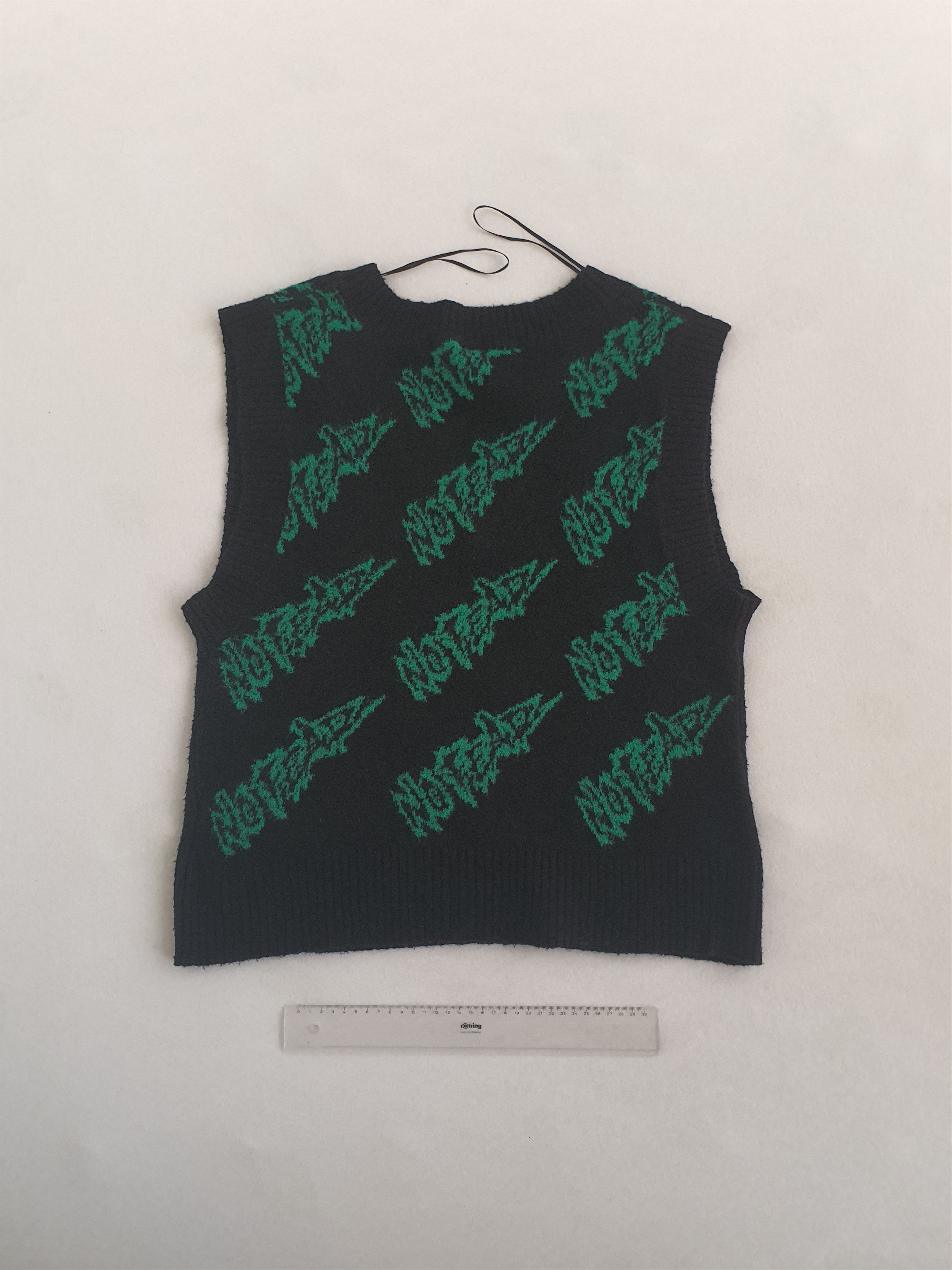 No Fear H&M - 'OVERSIZED SWEATER VEST' - Repeat Logo - Sz M Size US M / EU 48-50 / 2 - 2 Thumbnail