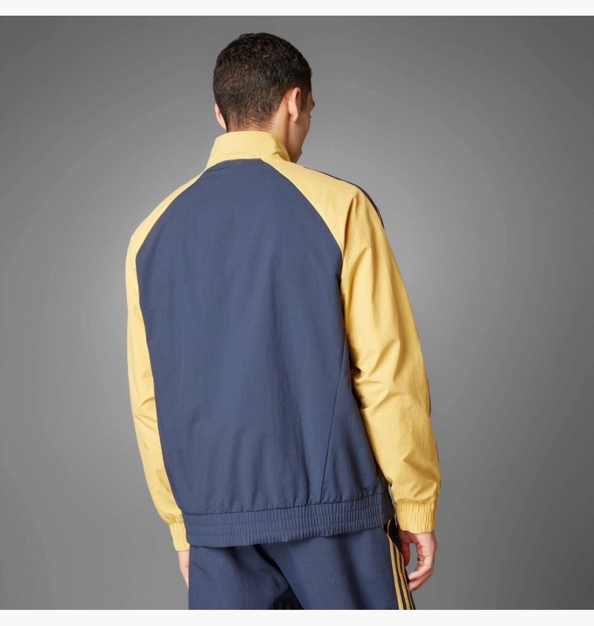 Adidas ADIDAS JUVENTUS TRACK TOP BLUE/YELLOW IT3857 SIZE L Size US L / EU 52-54 / 3 - 10 Thumbnail