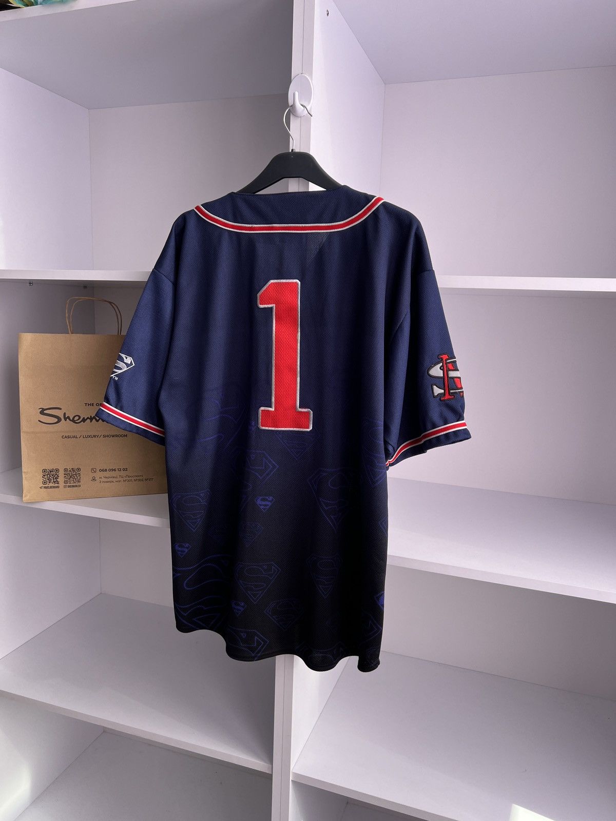 DC Comics × Vintage Vintage Superman Embroidered Warner Bros Jersey Size US L / EU 52-54 / 3 - 13 Thumbnail