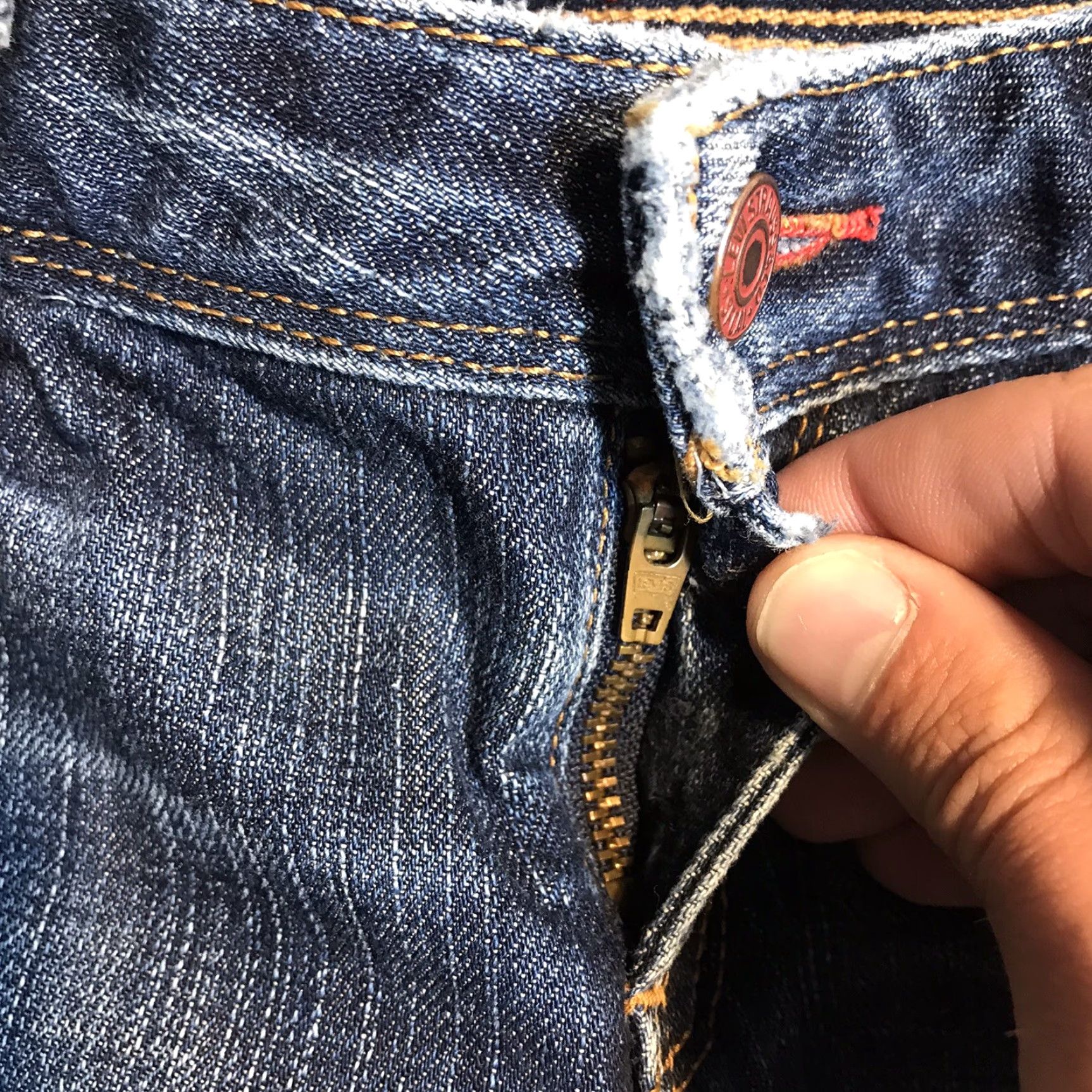 Levi's VINTAGE Levi's Astrid Shorts Womens 26 Inseam 2.5 Denim Blue Zip Fly 5-Pocket Distressed Crotch Area 90s Retro Hip Hop Punk Grunge USA Size 26" / US 2 / IT 38 - 3 Thumbnail