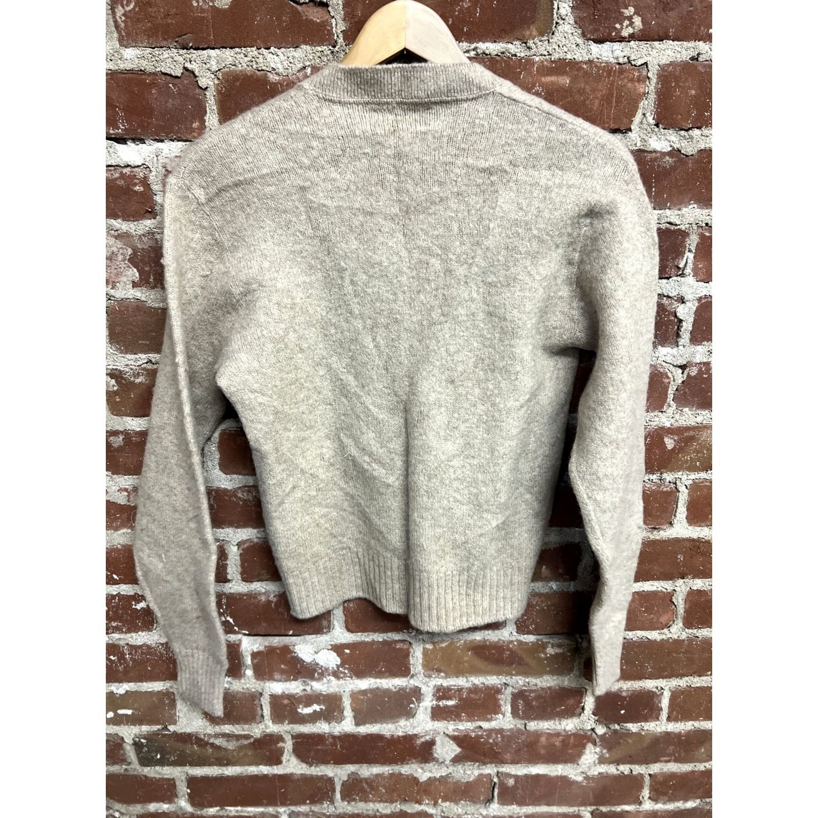 Jantzen VINTAGE Jantzen Men's Sweater Squire by Country USA Wool Blend V-Neck M Beige Pullover Wool Brand: Jantzen Size US M / EU 48-50 / 2 - 3 Thumbnail