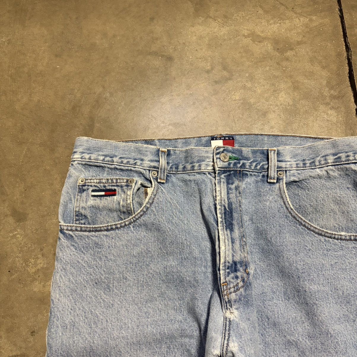 Tommy Hilfiger Vintage Tommy Hilfiger Baggy Denim Jeans Loose Faded 90s USA Size US 36 / EU 52 - 5 Thumbnail