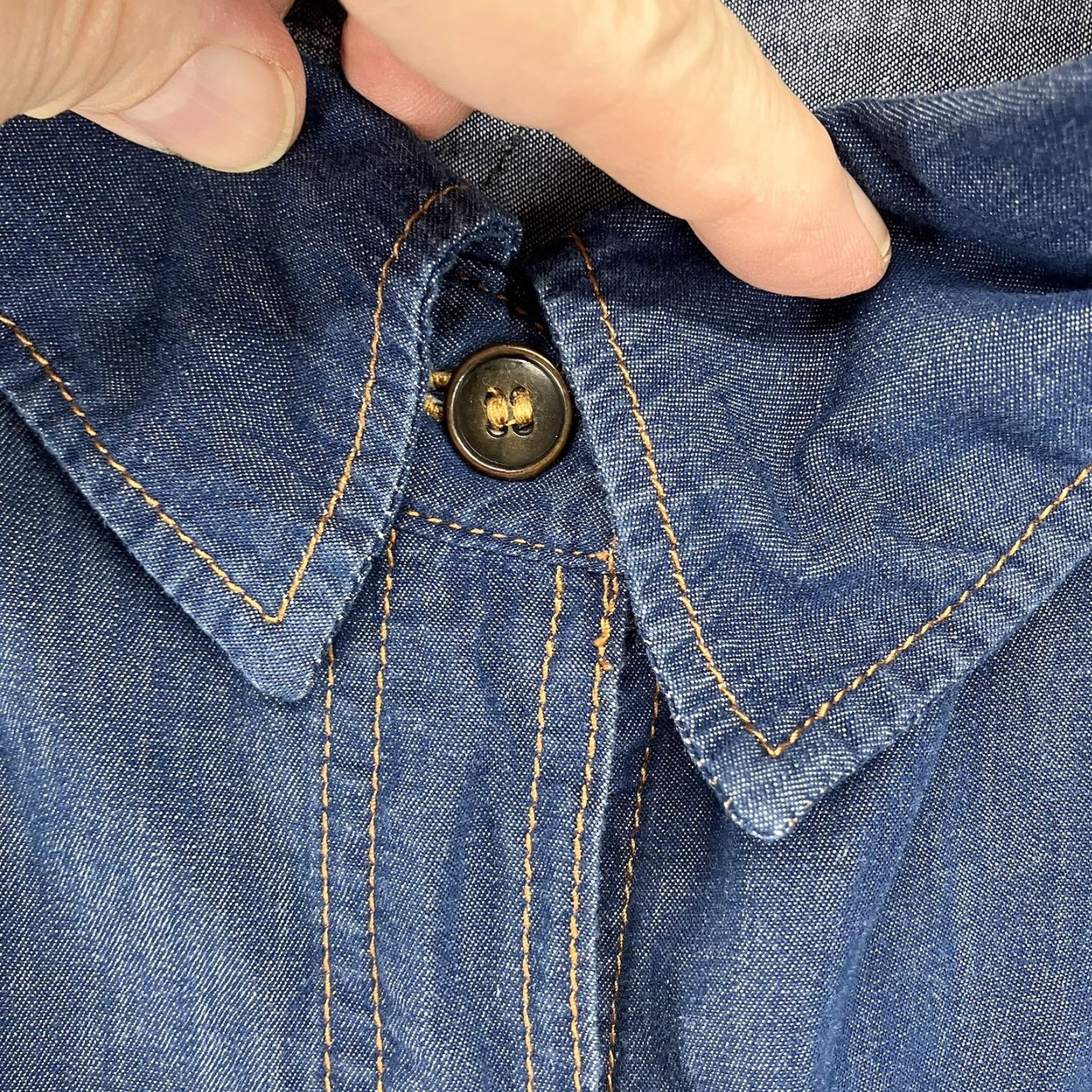 Vintage VINTAGE Women's Plus Size 1X Cotton Button-Up Shirt Flannel Long Sleeve All Seasons Indigo Chambray Bohemian Summer Fall Winter Size XL / US 12-14 / IT 48-50 - 4 Thumbnail
