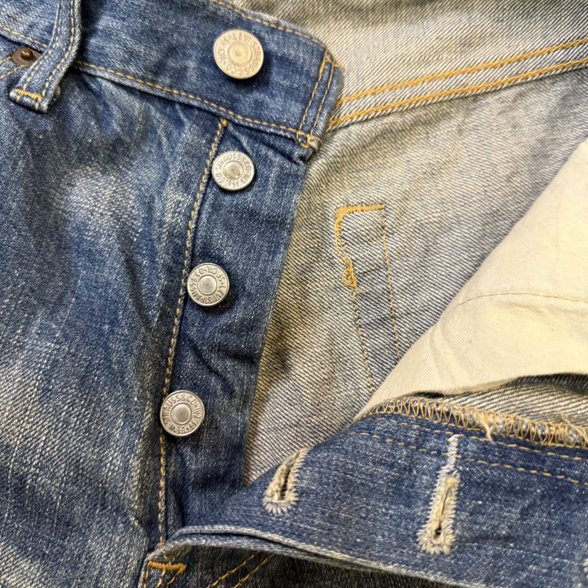 Levi's Vintage Clothing 🔥🇯🇵 Vintage 90s Japanese Levis 501 Distressed Denim Size US 29 - 15 Thumbnail
