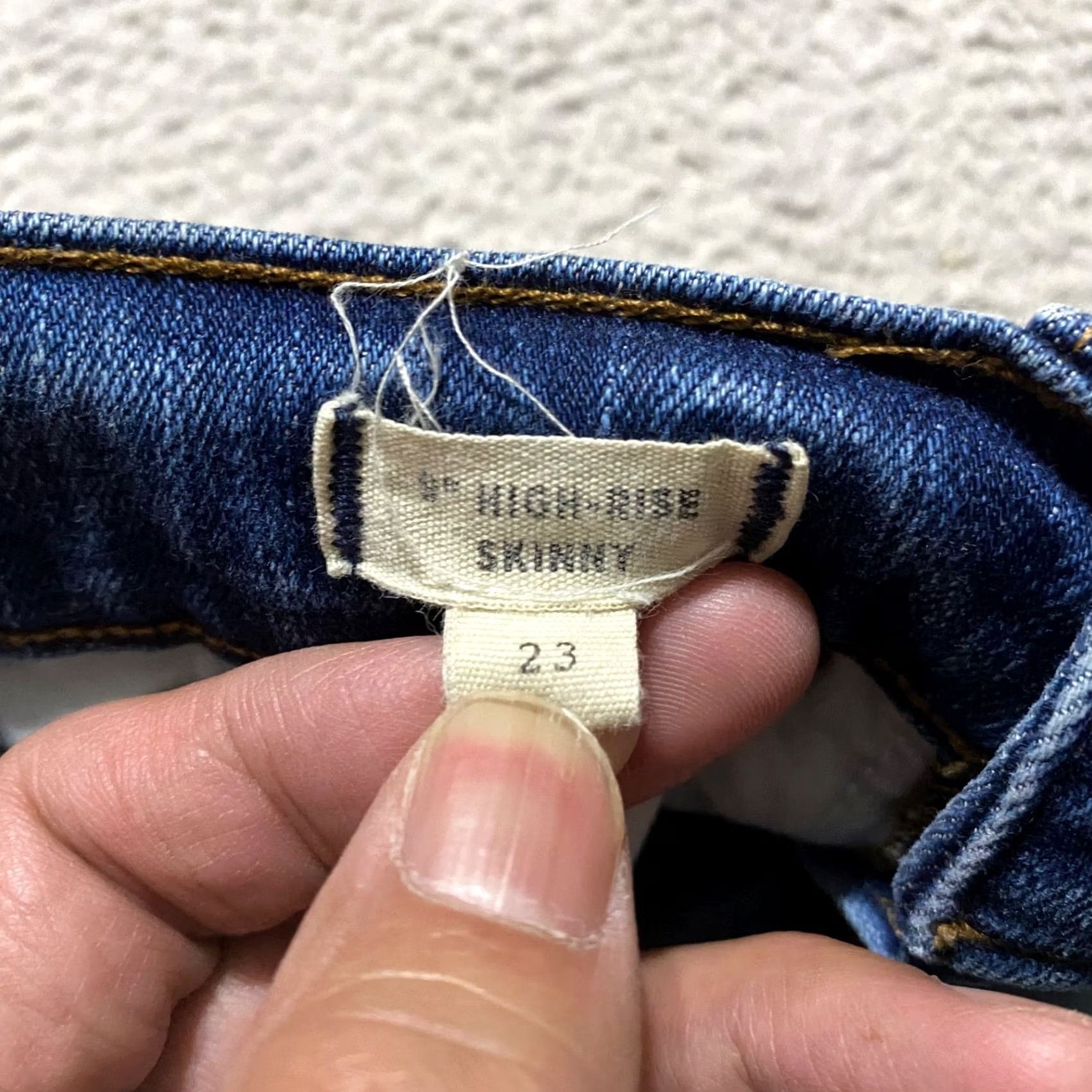 Madewell Madewell Jeans Womens 23 Blue Denim High Rise Skinny Leg Medium Wash Distressed Shirt Womens Jeans Size 40" / US 18 - 4 Thumbnail