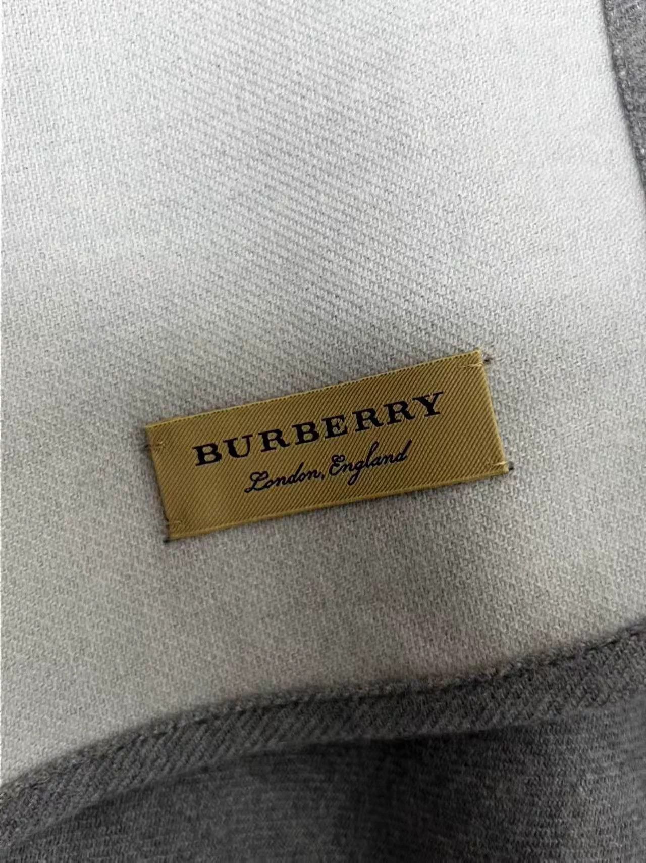 Burberry BURBERRY Gray 100% Wool Cape 140x140 Size S / US 4 / IT 40 - 4 Thumbnail