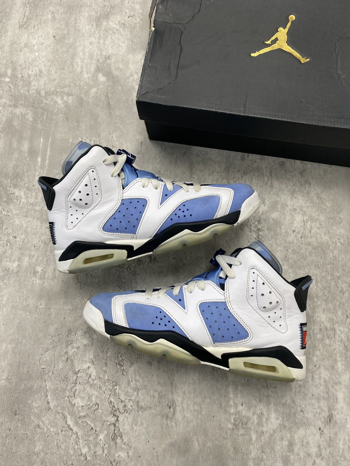 Jordan Brand Size 7Y - Jordan 6 Retro “UNC White” Size US 7 / EU 40 - 1 Thumbnail