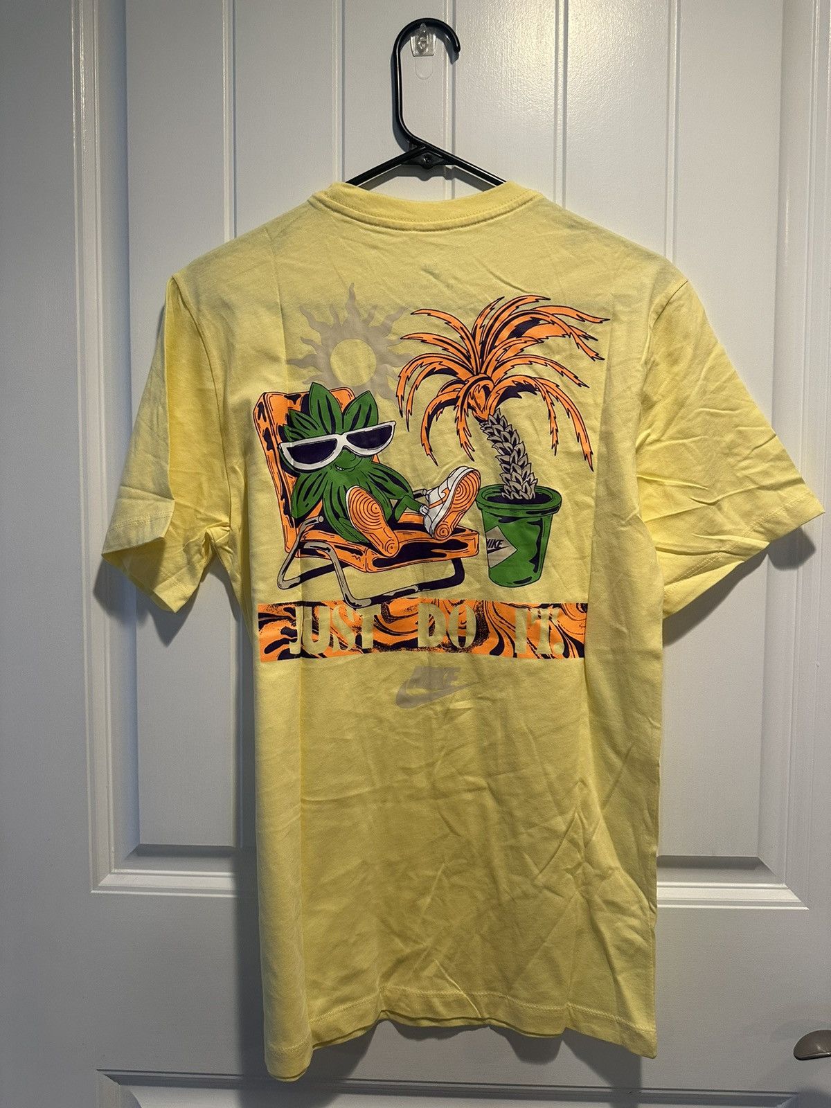 Nike NEW Nike Sunny Graphic Tee SM Size US S / EU 44-46 / 1 - 2 Thumbnail