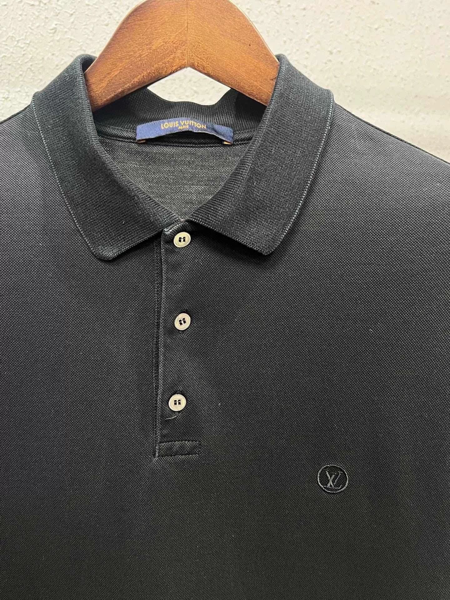 Louis Vuitton Louis Vuitton Black Embroidered Logo Polo Size US XL / EU 56 / 4 - 3 Thumbnail