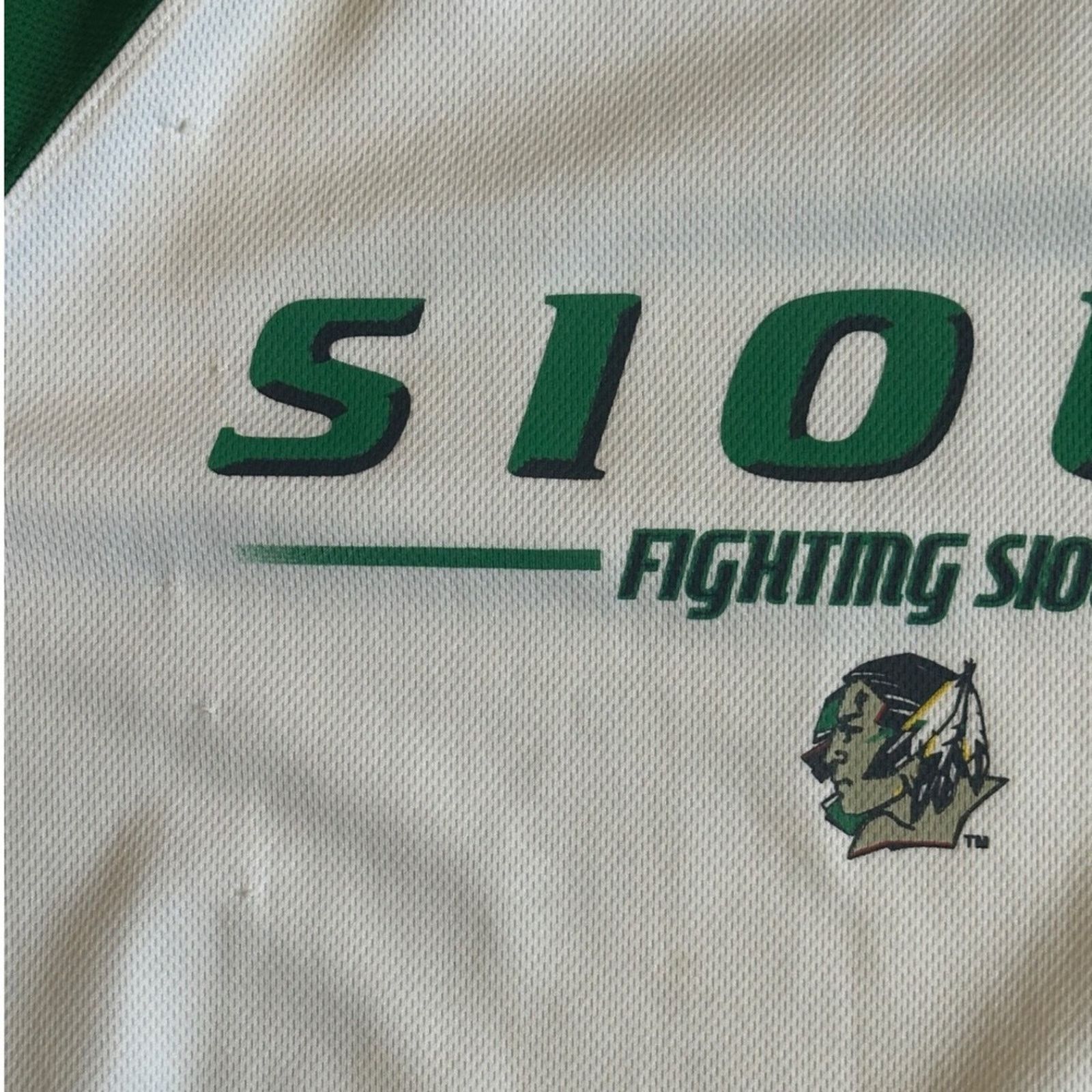 Colosseum Athletics Colosseum Fighting Sioux Green White Jersey Top Size L Size US L / EU 52-54 / 3 - 3 Thumbnail
