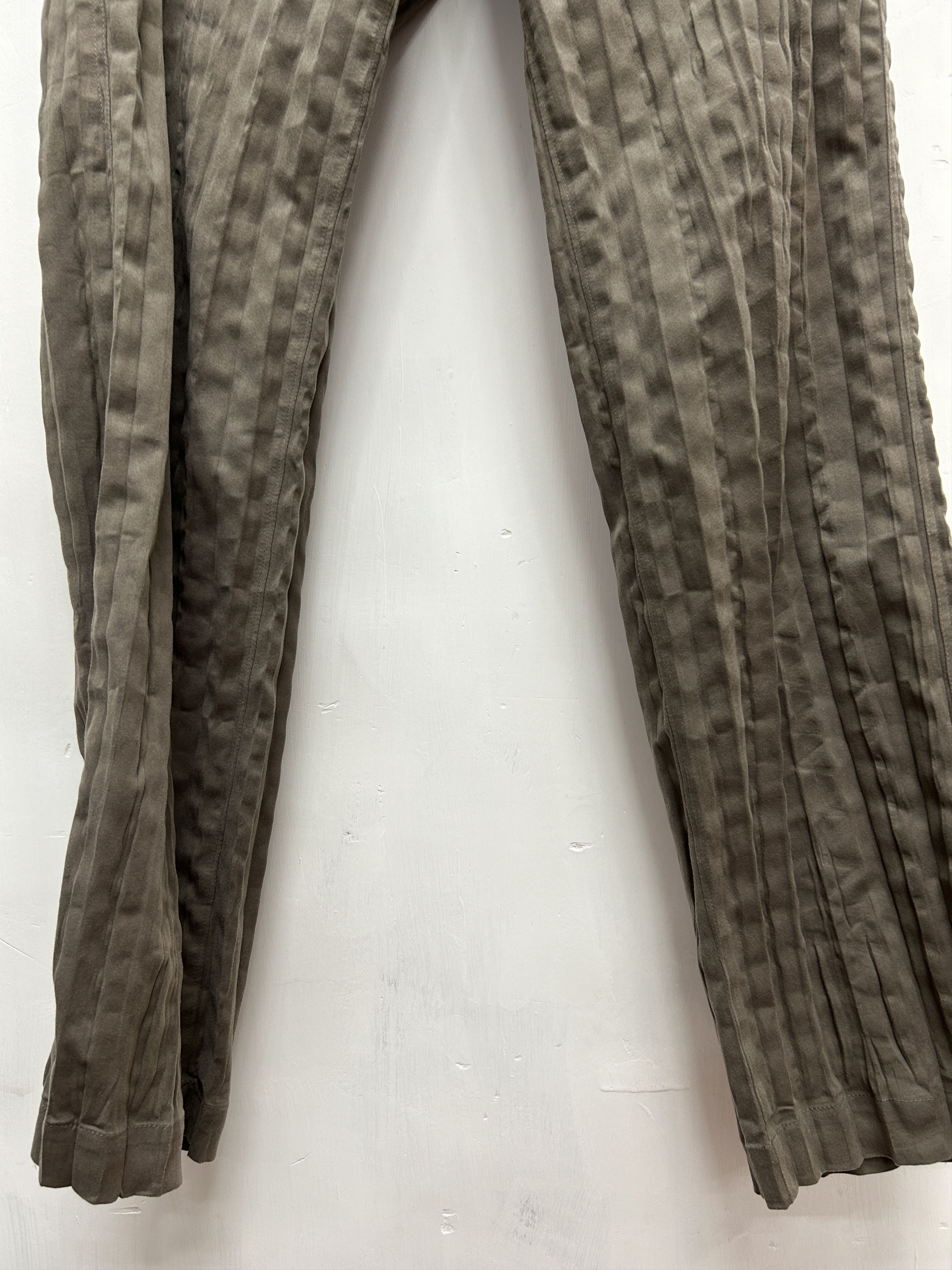 Issey Miyake Issey Miyake Men SS17 pleated trousers Size US 32 / EU 48 - 5 Thumbnail