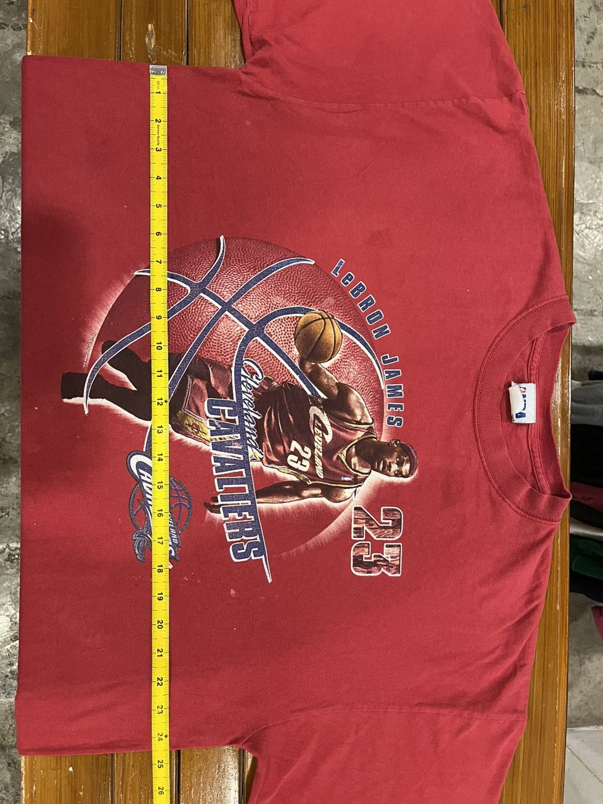 NBA Vintage NBA Lebron James Cleveland Cavaliers T-Shirt Size US XL / EU 56 / 4 - 12 Thumbnail