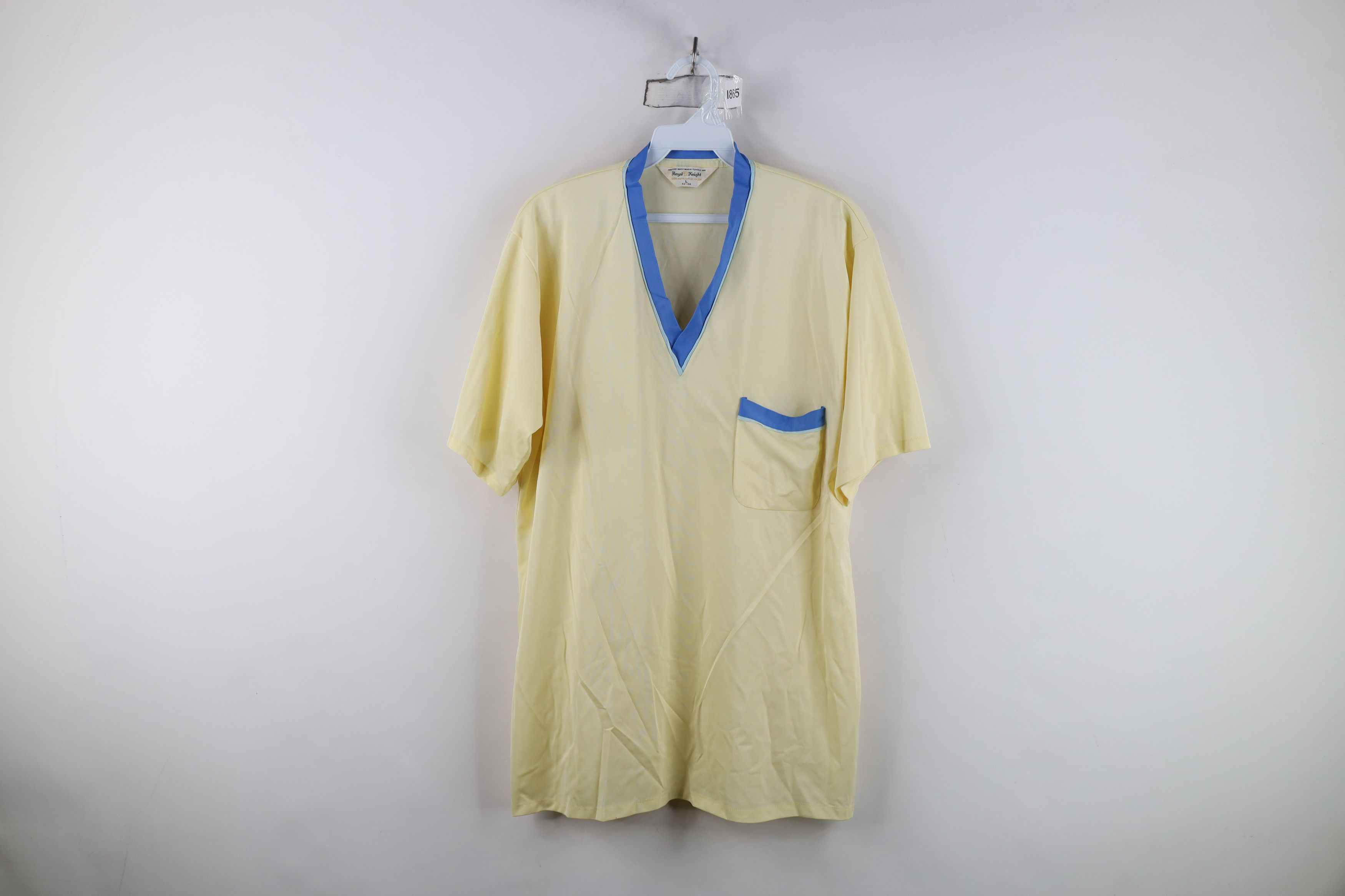 Vintage Vintage 70s Streetwear Knit Short Sleeve V-Neck T-Shirt USA Size US L / EU 52-54 / 3 - 1 Thumbnail