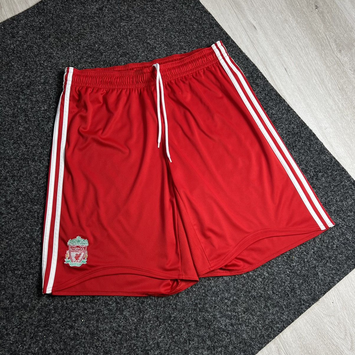 Adidas × Vintage Liverpool 2008 shorts adidas football Size US 36 / EU 52 - 2 Thumbnail