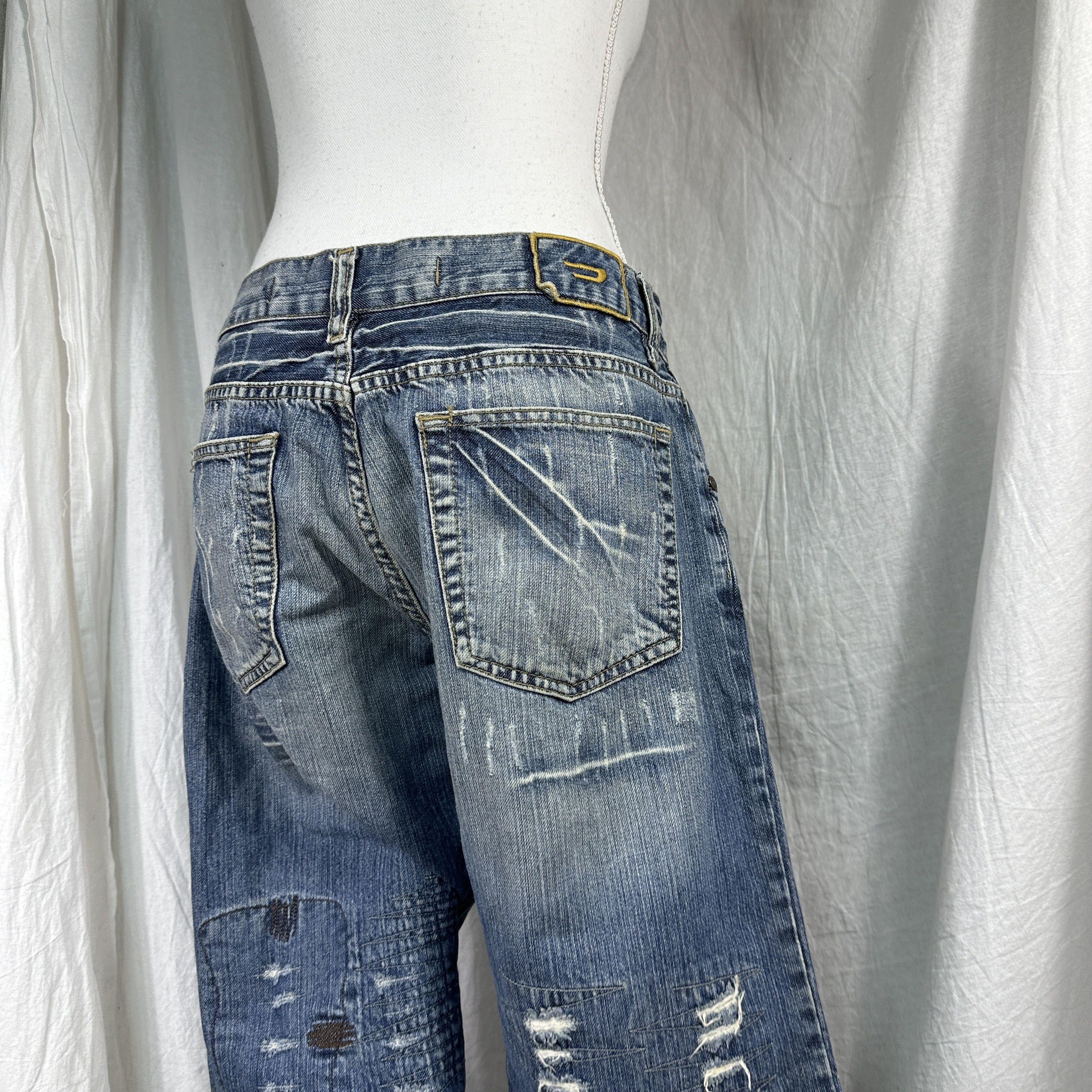 Diesel Vintage Diesel Italy Crazy Distressed Jeans Size US 31 - 10 Thumbnail